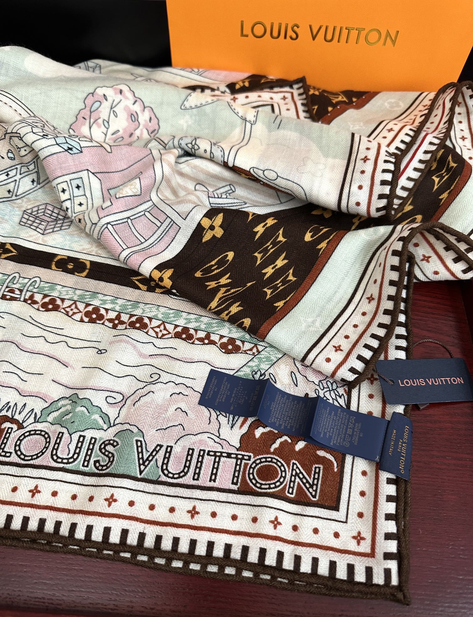 ❤️LV 【双面同色】经典优雅[礼物]~气质到骨子里[色]新一季的面料超高级，真心超级柔软，丝丝顺滑[太