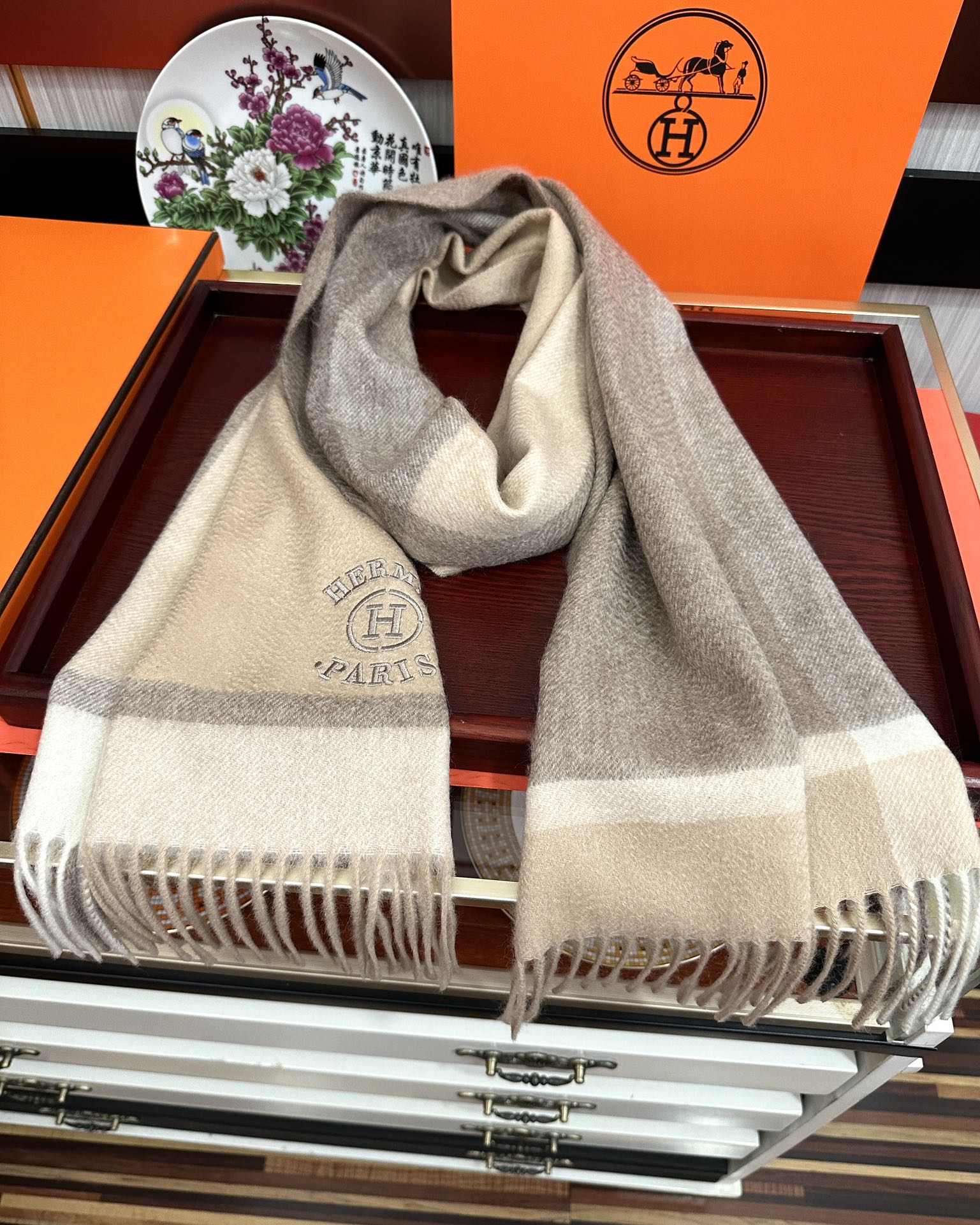 。85%羊绒 水波纹 爱马仕2025情侣款最爆款【采用内蒙古山羊绒】🎉男女士情侣款👫围巾‼️太美了😎让人