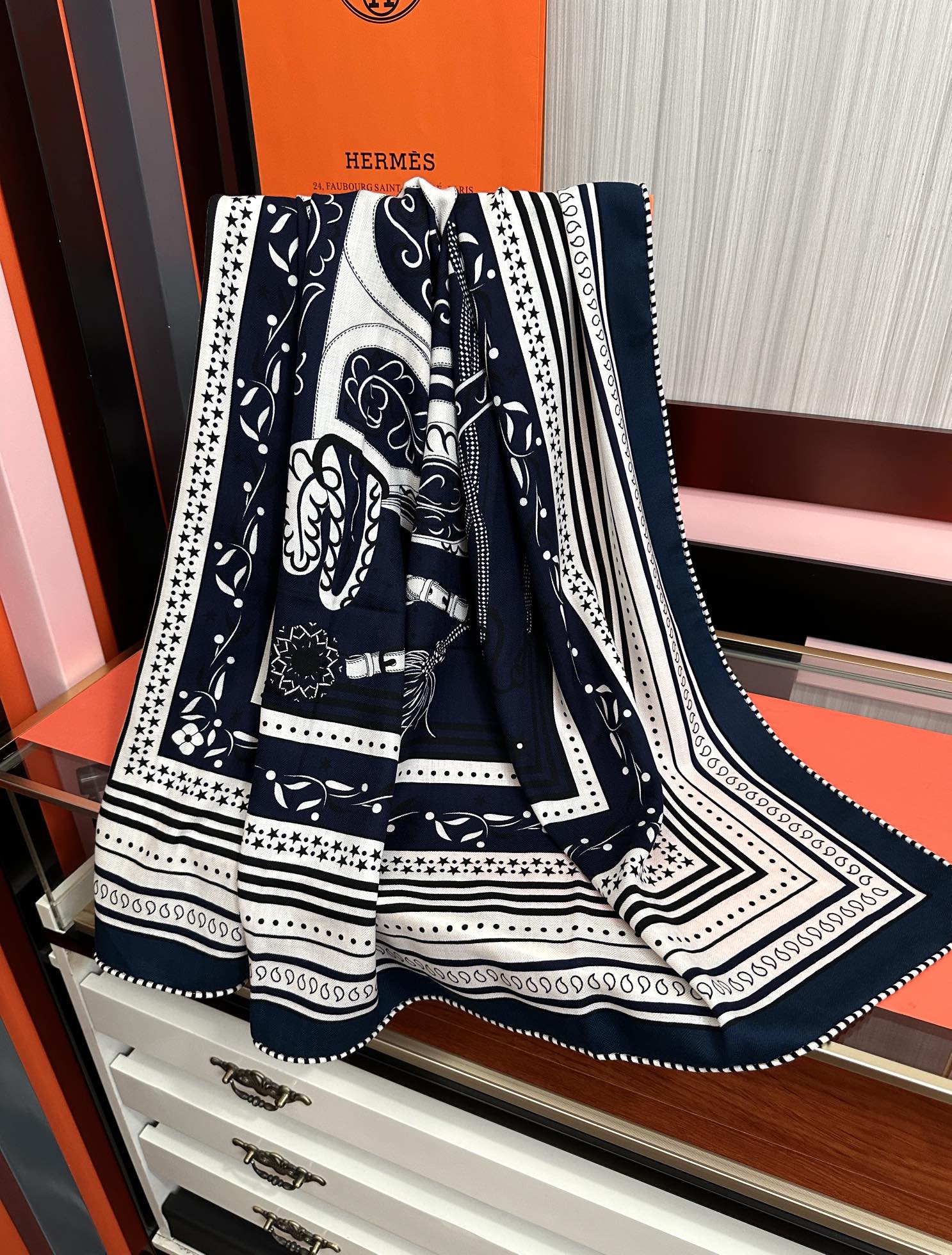 新款。爱马仕2025秋冬新款[爱心]ZG同步【亚马逊庆典】新一季丝巾采购清单估计各位养马人们已经列好了[