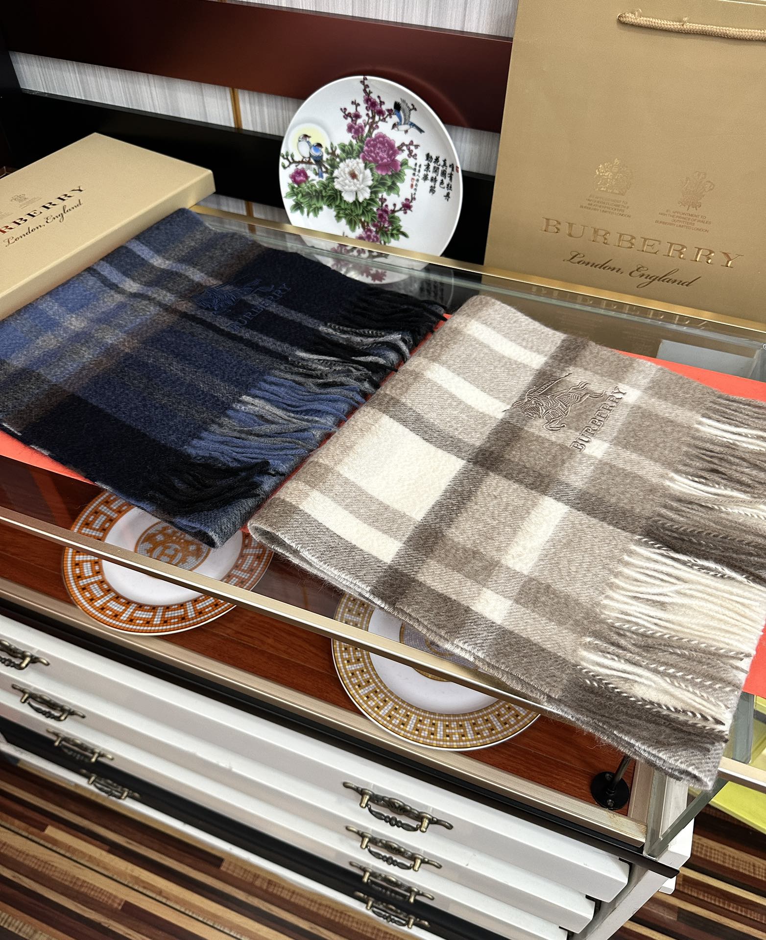 。85%山羊绒 2025巴宝莉【刺绣战马】采用内蒙古顶级山羊绒 最新款男女通用情侣款👫重磅推荐💥 经典的