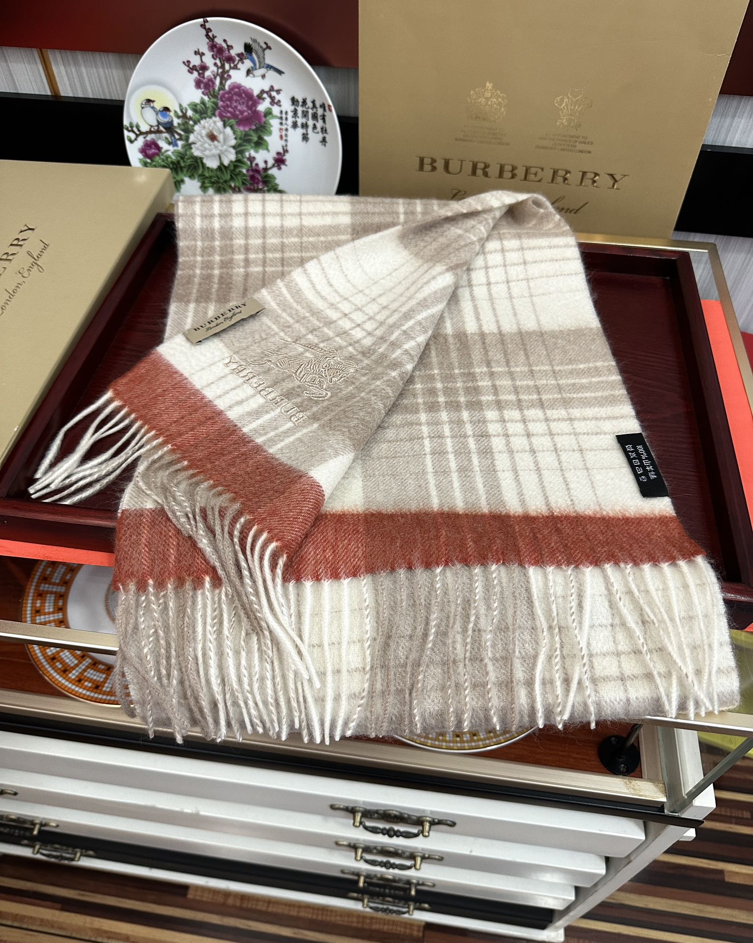 [爱心] 2025 新款。85%山羊绒 巴宝莉采用内蒙古顶级山羊绒，最新款男女通用情侣款👫重磅推荐💥 经