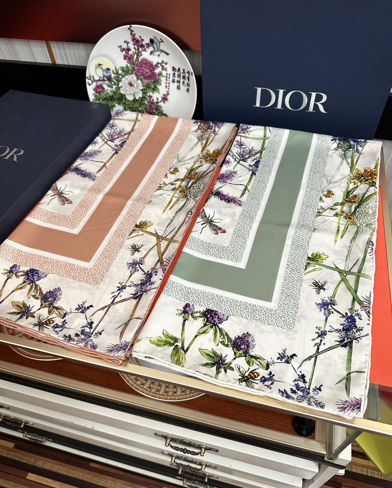 。高版本 迪奥 太美了 2025春夏季新款，太美了[玫瑰]买到都说好👍下手一定要快高端 大爱❤️女人尤物