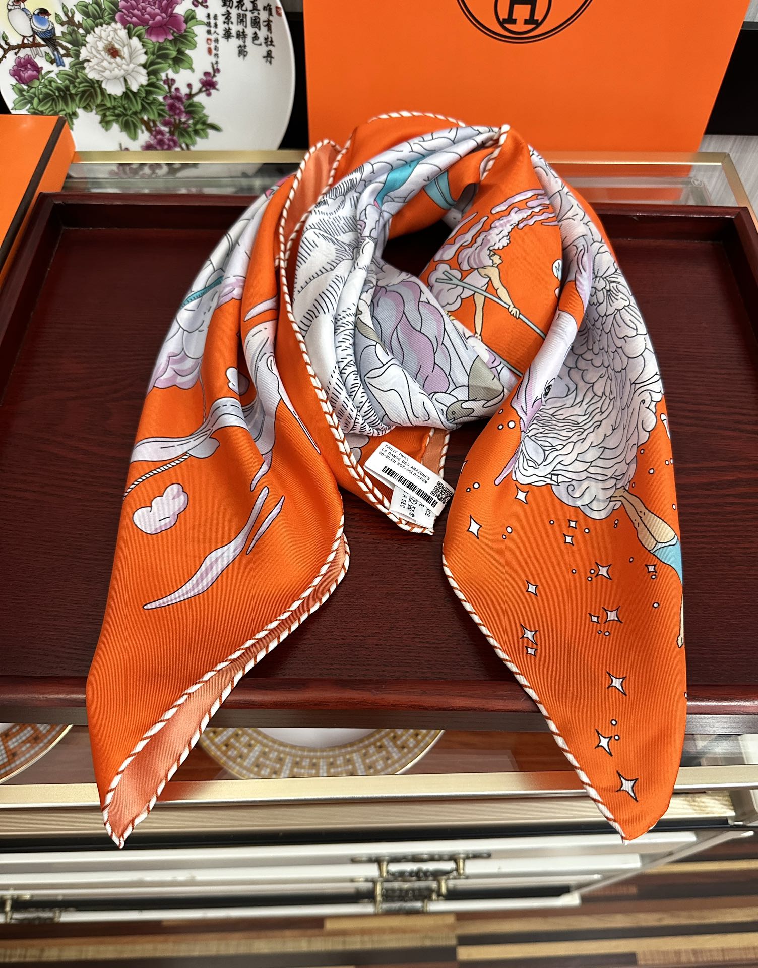 高版本2025𝐇𝐞𝐫𝐦𝐞𝐬 。《我的云间万象》设计犹如梦幻的邀约[庆祝]这条丝巾充满了童趣[發]富有想象