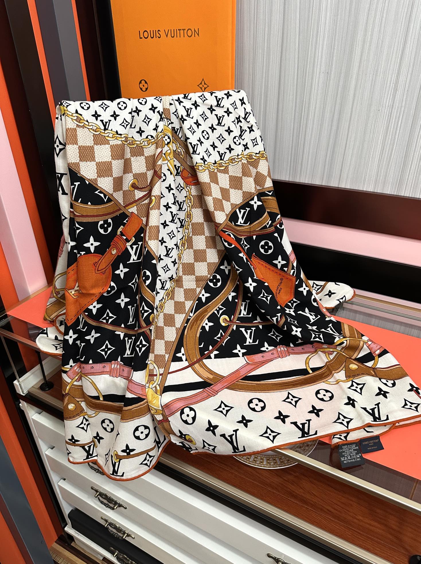 ❤️上新 太好看了 L v 高品质 2025顶级设计 ZG同步【双面同色】经典优雅[礼物]~气质到骨子里