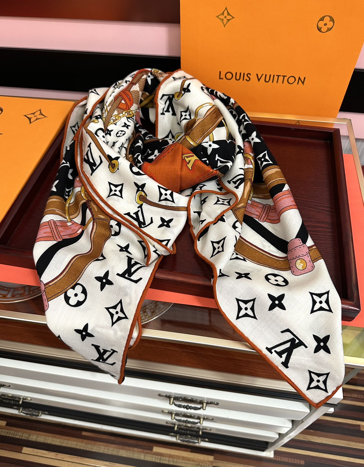 ❤️上新 太好看了 L v 高品质 2025顶级设计 ZG同步【双面同色】经典优雅[礼物]~气质到骨子里