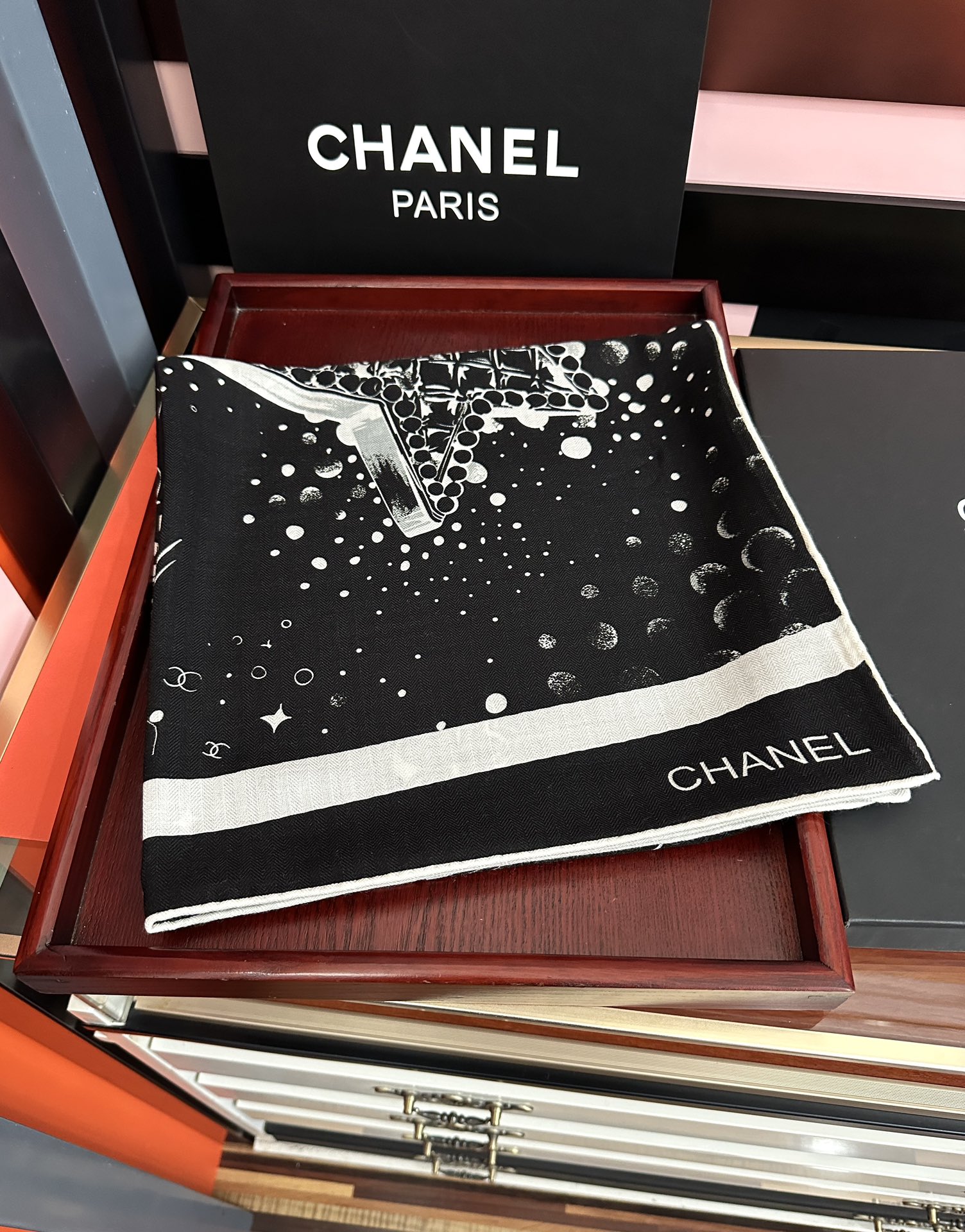 新款❤️ 2025 香奈儿 太美了 【双面同色】[礼物]~气质到骨子里[色]香奶奶新一季的面料超高级，真