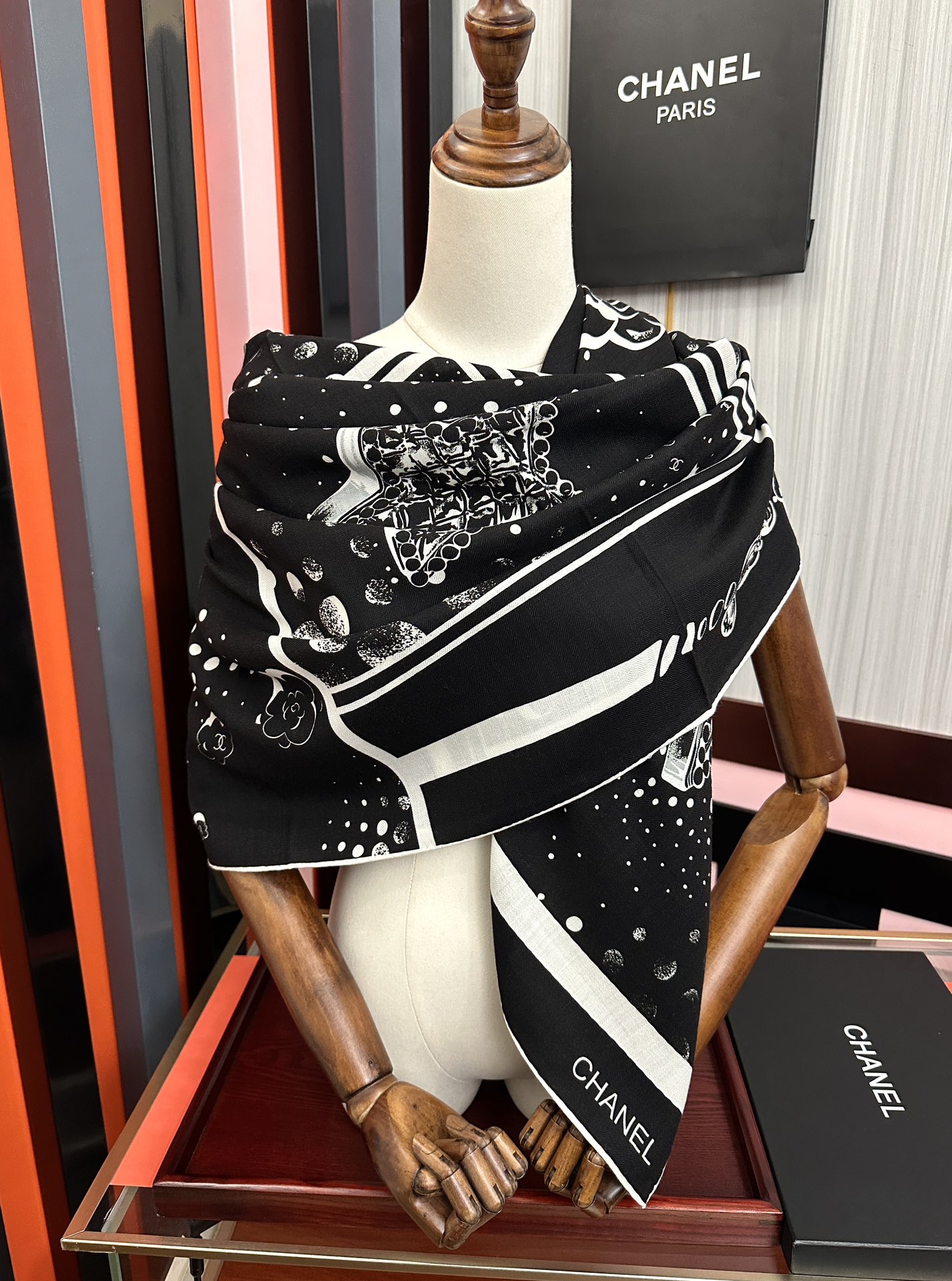 新款❤️ 2025 香奈儿 太美了 【双面同色】[礼物]~气质到骨子里[色]香奶奶新一季的面料超高级，真