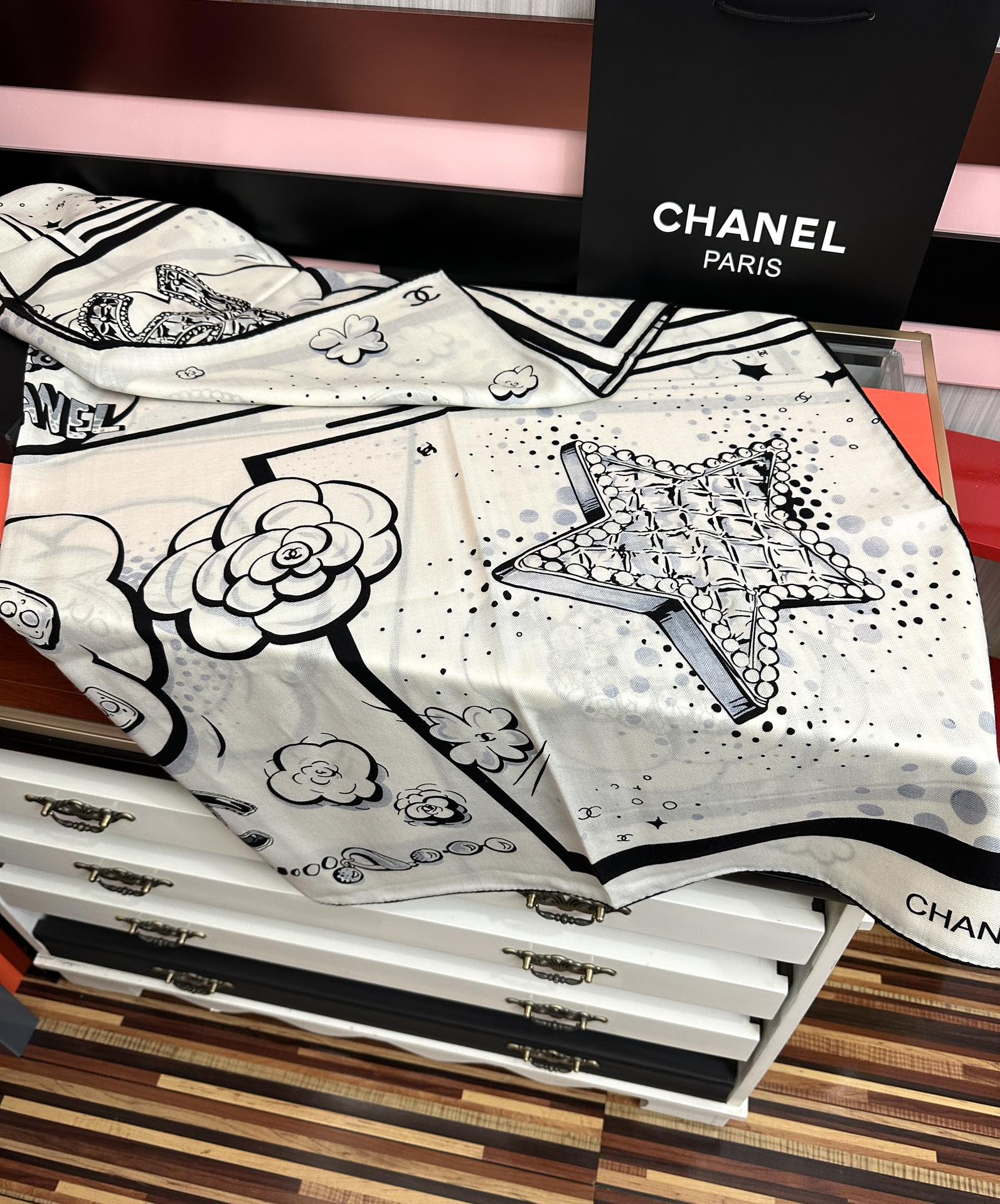 新款❤️ 2025 香奈儿 太美了 【双面同色】[礼物]~气质到骨子里[色]香奶奶新一季的面料超高级，真