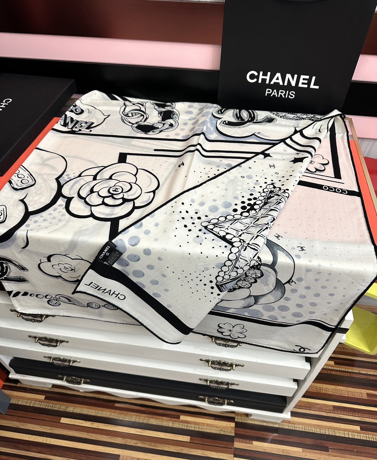 新款❤️ 2025 香奈儿 太美了 【双面同色】[礼物]~气质到骨子里[色]香奶奶新一季的面料超高级，真