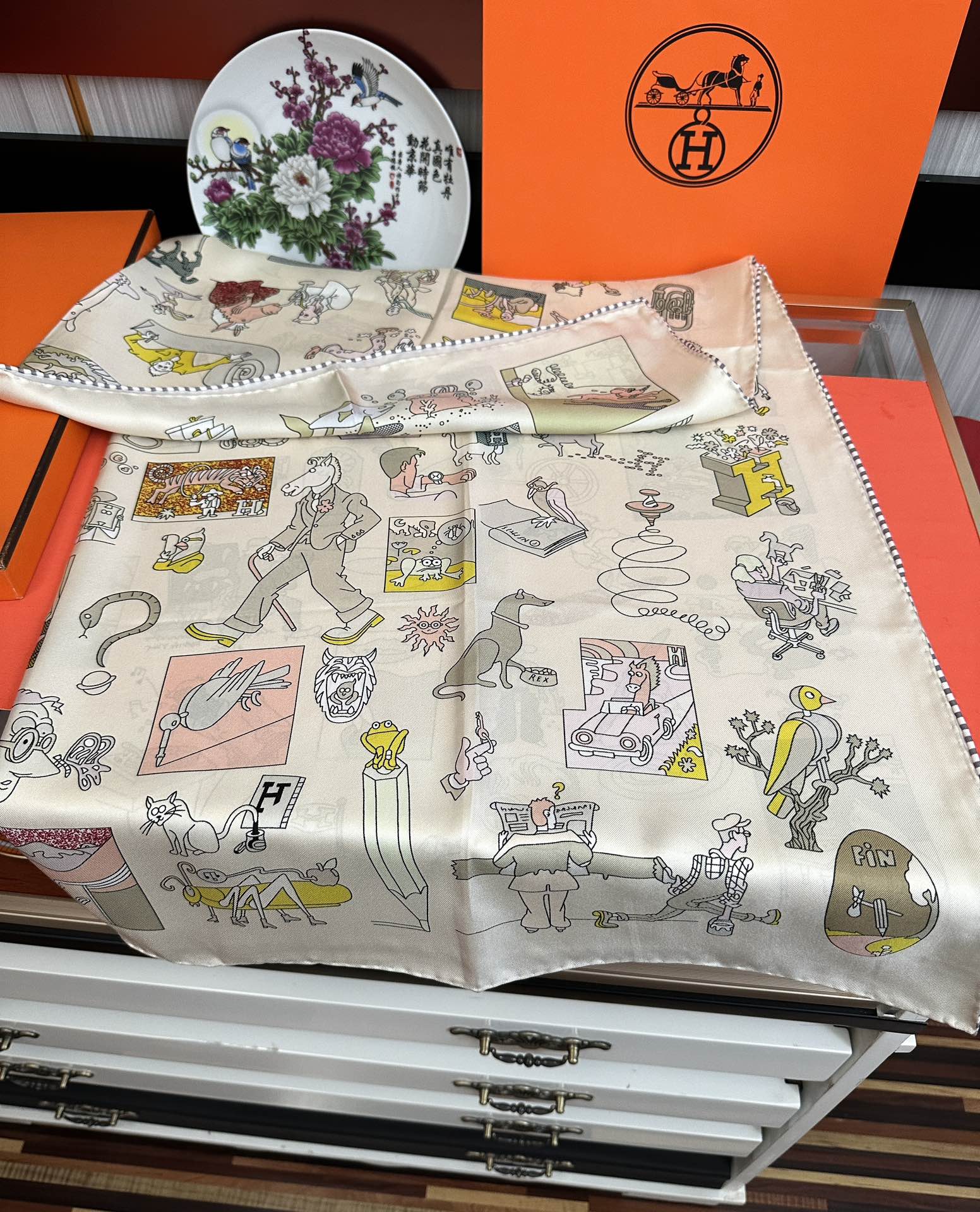 。高版本 爱马仕 官网同步 2025新款，精致手工卷边，买到都说好👍下手一定要快高端 大爱❤️女人尤物 