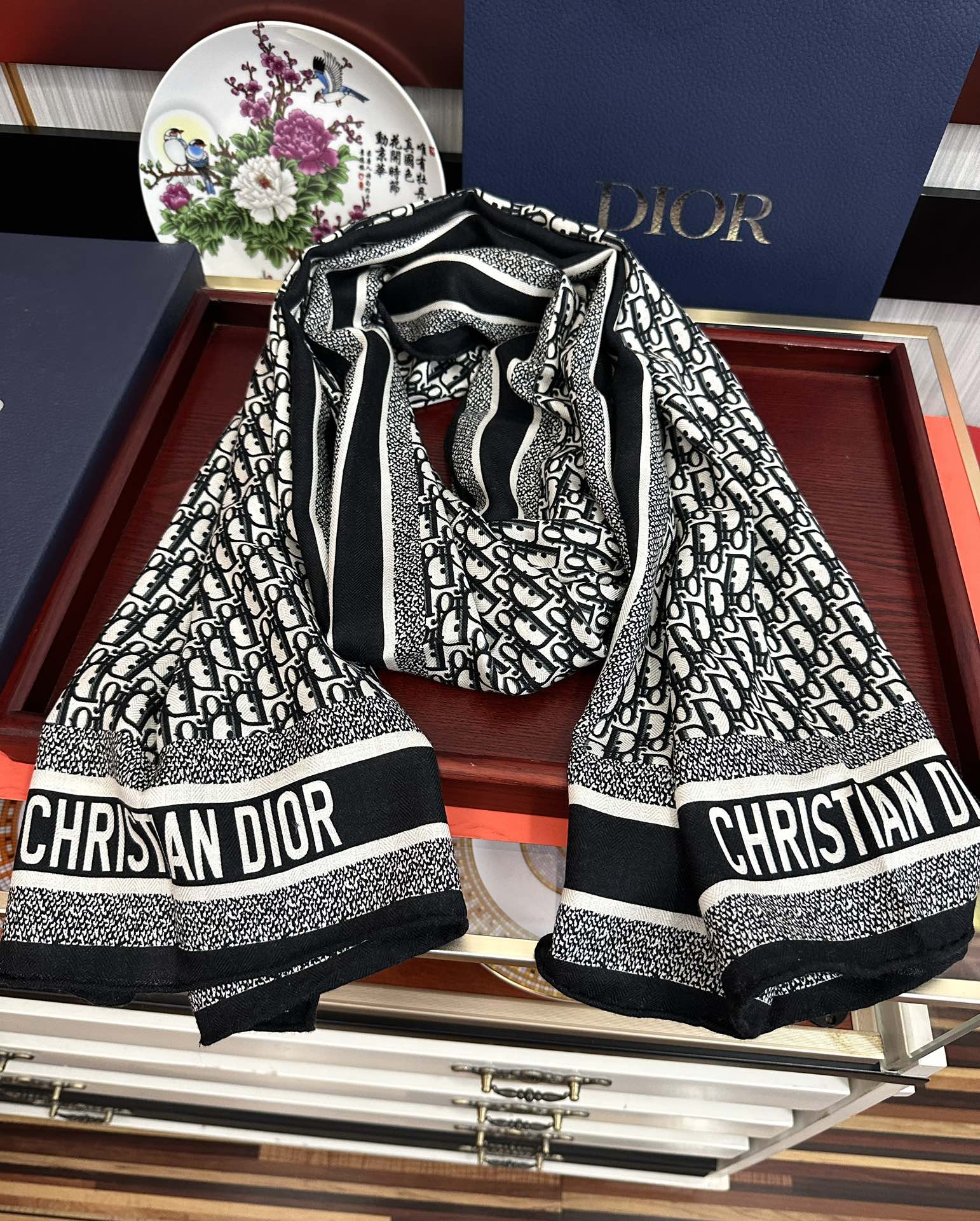 新款迪奥。2010双面同色【D字母】太美了[吃瓜]下手一定要快[嘴唇]四季都可以用[勾引]真心美的让人非