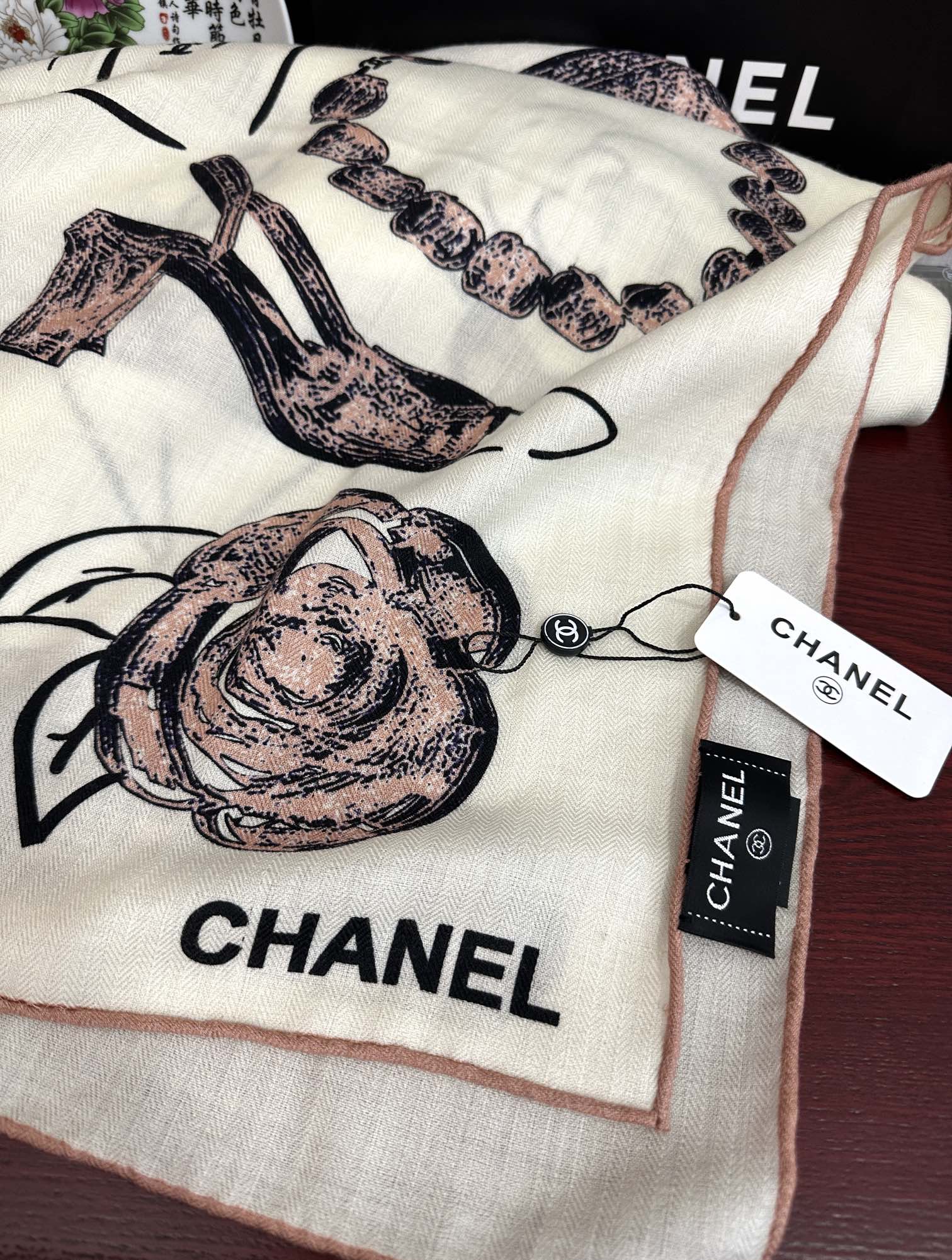 上新❤️2025 香奈儿 太美了 【双面同色】[發]经典茶花帽子🎩设计优雅风[礼物]~气质到骨子里[色]