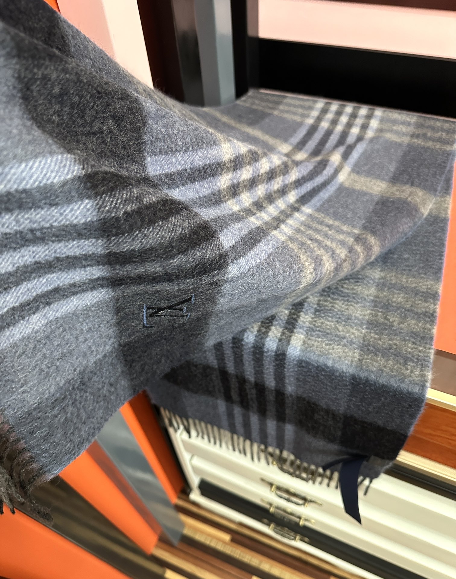 上新。L家2025最爆款【采用内蒙古山羊绒】🎉男女士情侣款👫围巾‼️太美了😎让人耳目一新的感觉[色][色