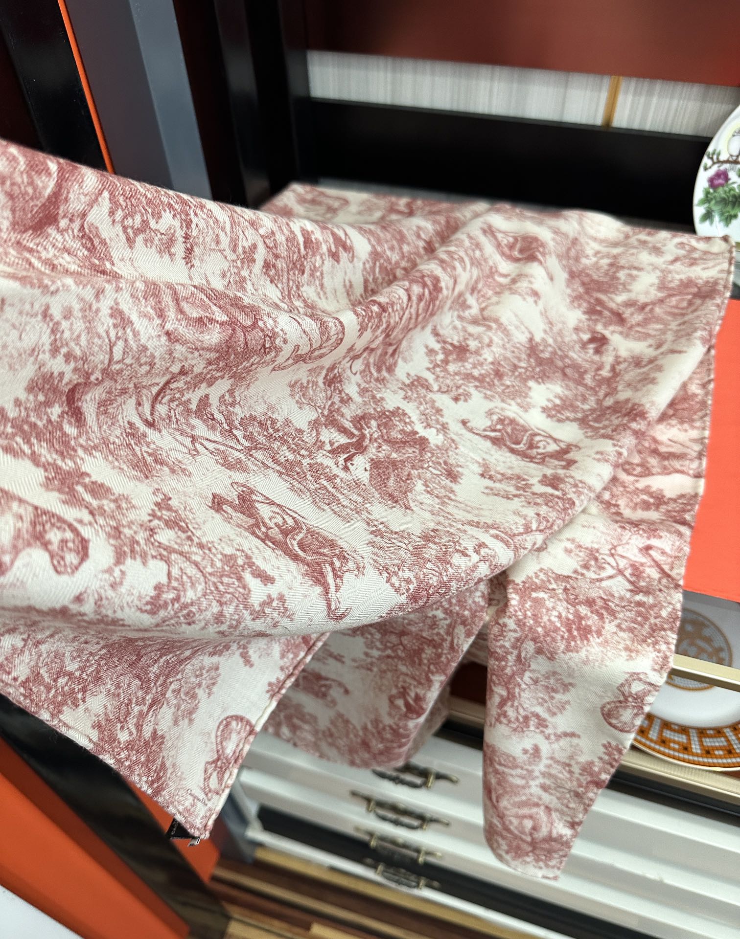 新款 2025迪奥。双面同色【动物丛林】最流行的花型 太美了[吃瓜]下手一定要快[嘴唇]四季都可以用[勾