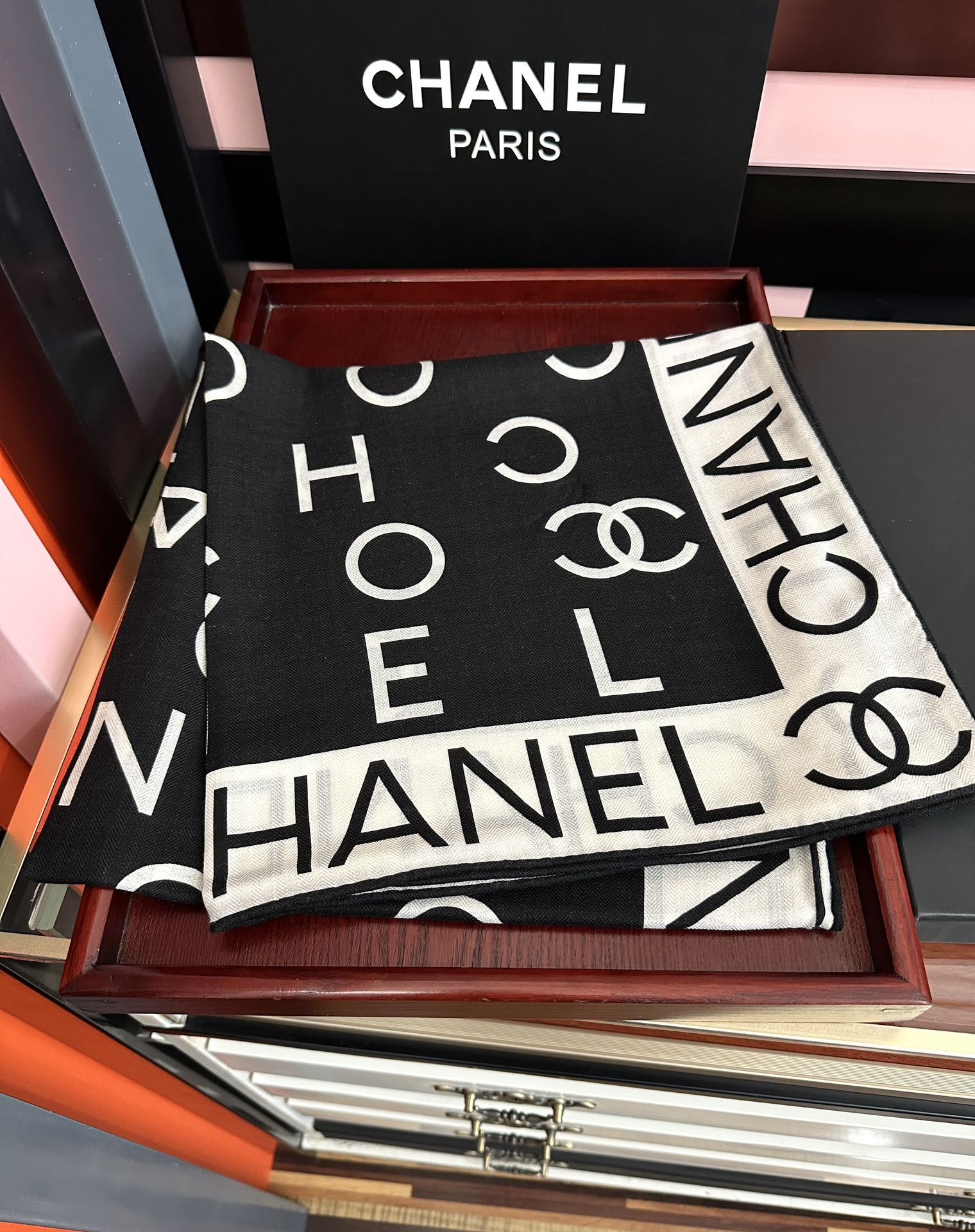 上新❤️香奈儿 【双面同色】2025太美了[發]🎩设计优雅风[礼物]~气质到骨子里[色]香奶奶新一季的面