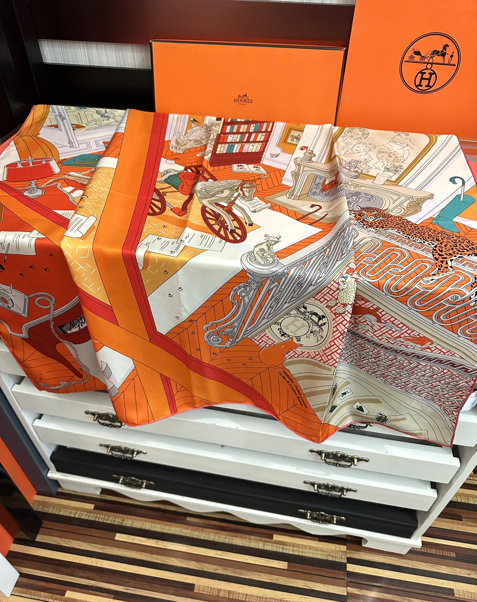 。高品质2025HERMES 【24号之谜】[太阳]精致卷边[嘴唇]太美了品质感很显好[得意]好搭到上瘾