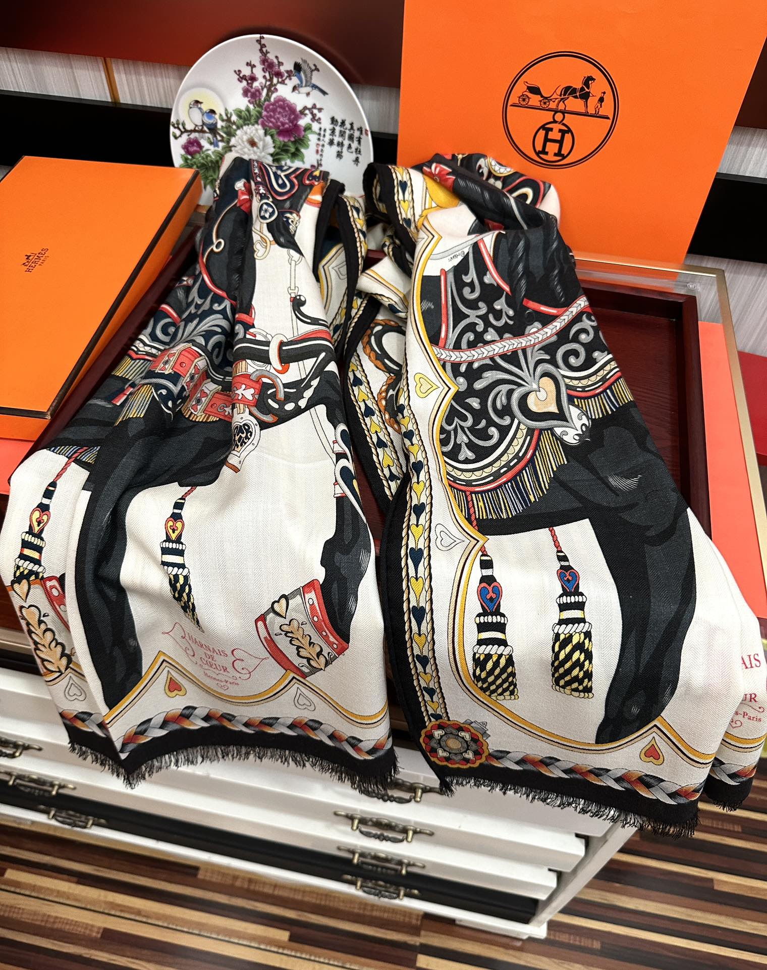 上新 2025 爱马仕。【双面同色骏马奔腾】太美了[吃瓜]下手一定要快[嘴唇]四季都可以用[勾引]真心美