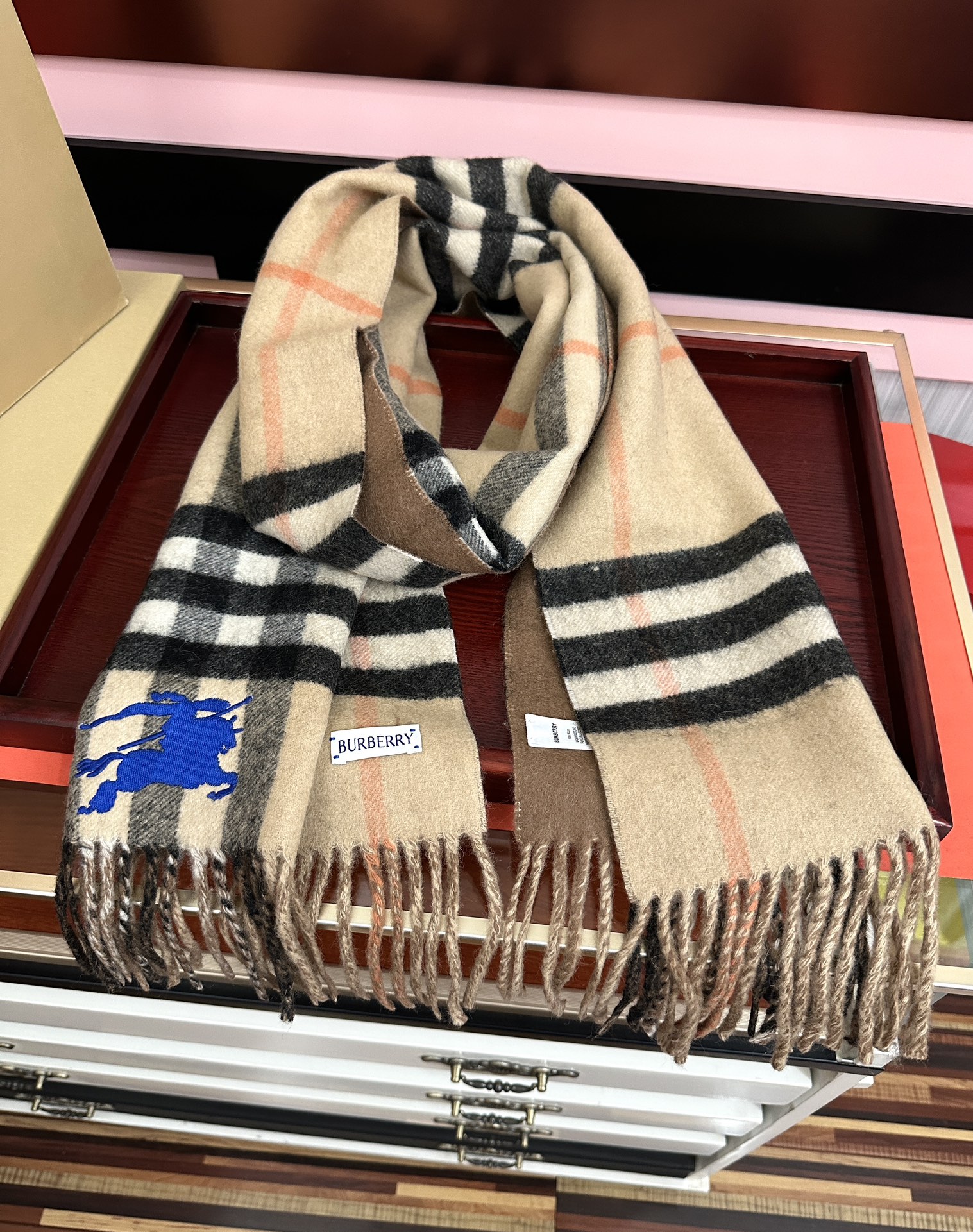 新款❤️巴宝利双面刺绣➕印花➕提花[庆祝] 大密度双面羊绒格子围巾 超高难度工艺 绝非一般coPy能做 