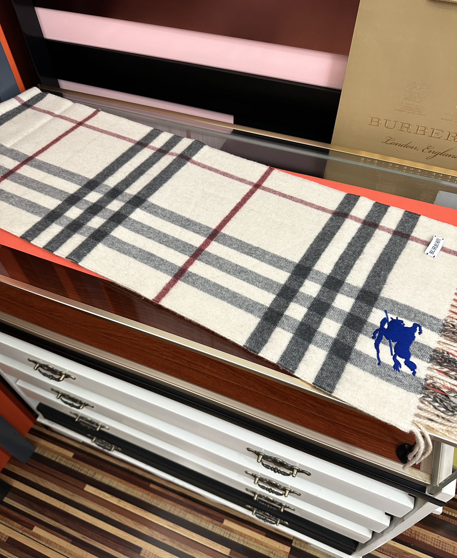 新款❤️巴宝利双面刺绣➕印花➕提花[庆祝] 大密度双面羊绒格子围巾 超高难度工艺 绝非一般coPy能做 