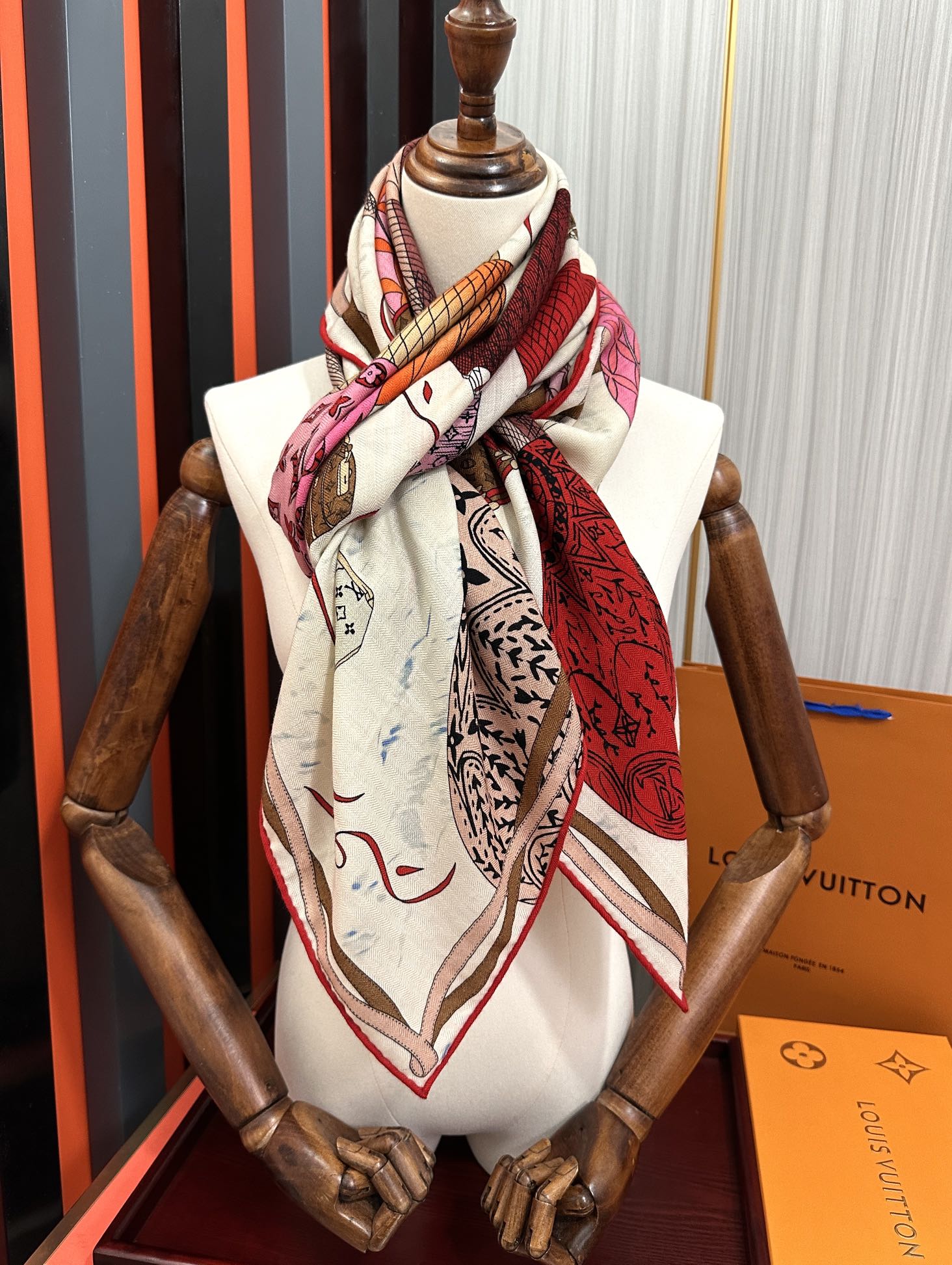 上新❤️LV 2025【双面同色热气球🎈】经典优雅[礼物]~气质到骨子里[色]新一季的面料超高级，真心超