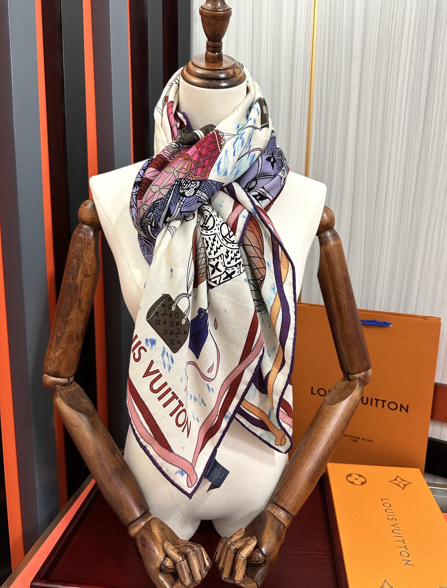 上新❤️LV 2025【双面同色热气球🎈】经典优雅[礼物]~气质到骨子里[色]新一季的面料超高级，真心超