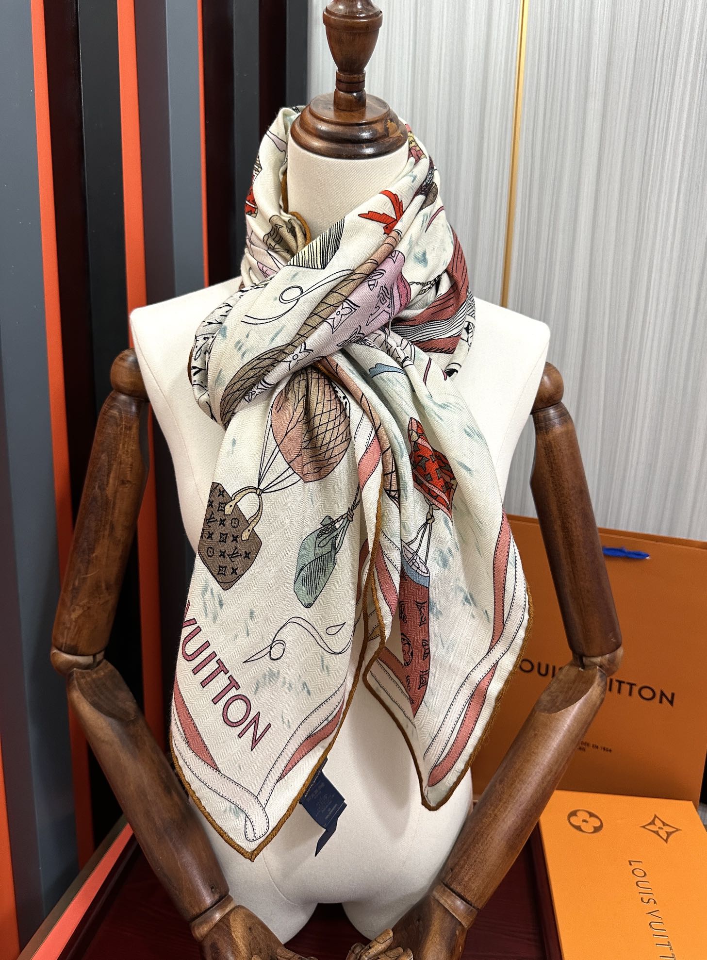 上新❤️LV 2025【双面同色热气球🎈】经典优雅[礼物]~气质到骨子里[色]新一季的面料超高级，真心超