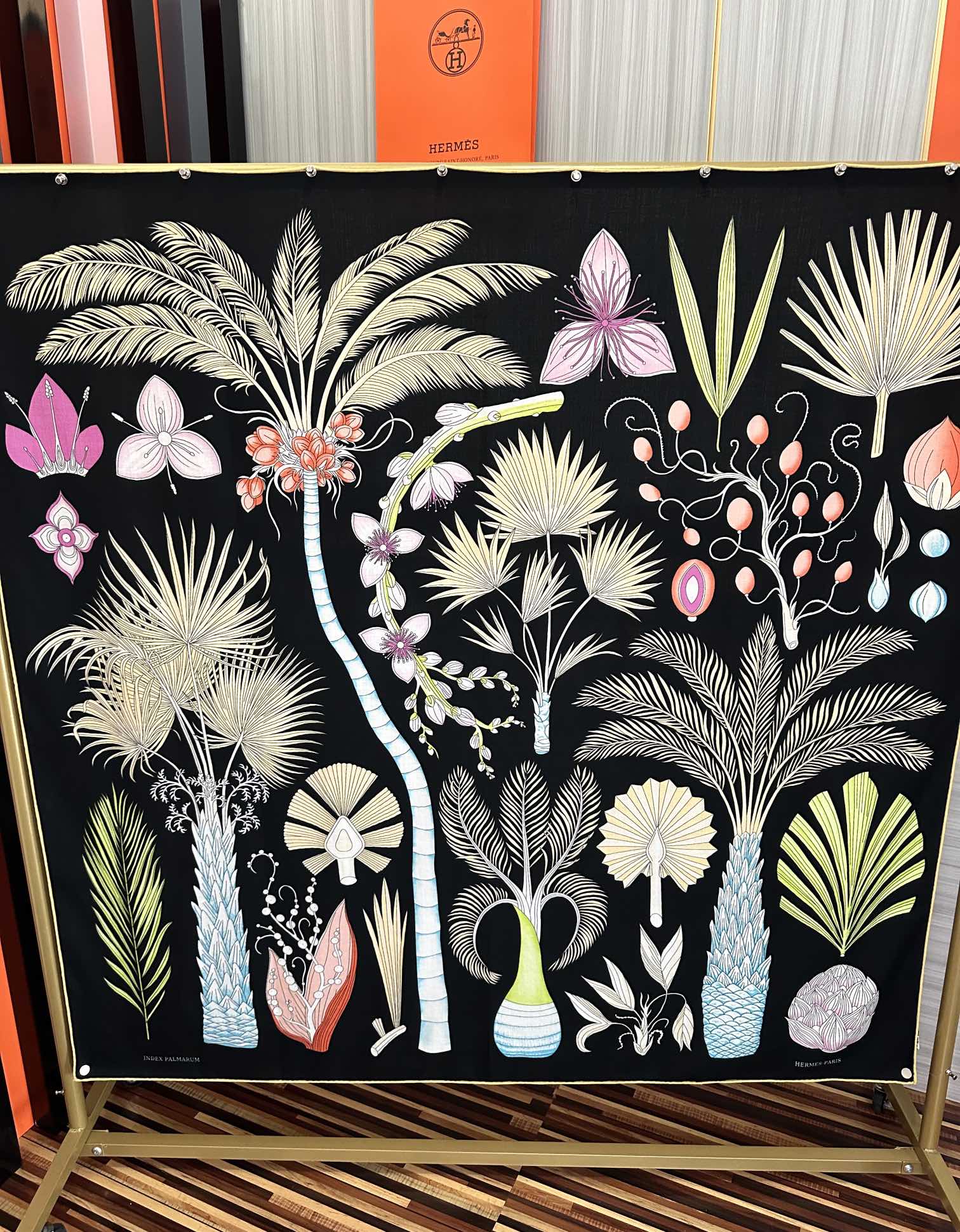 新款。2010爱马仕 ZG同步【菠萝🍍图案】[太阳]我就不推荐了回头分享一下部分复刻款的老款信息资料供大