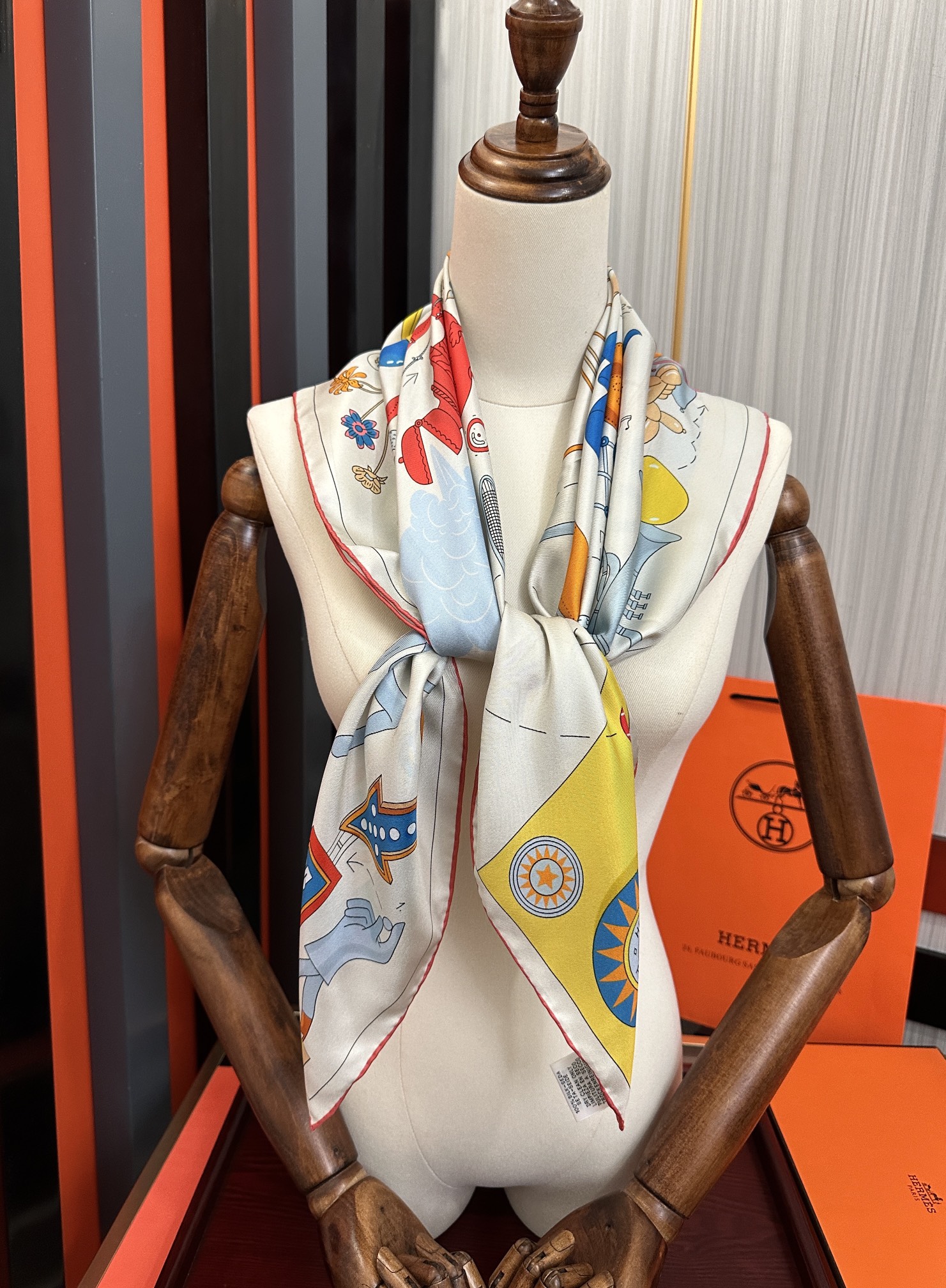 。H家2025新款【爱马系列】手工卷边，买到都说好👍下手一定要快高端 大爱❤️女人尤物 货极少 四季都可