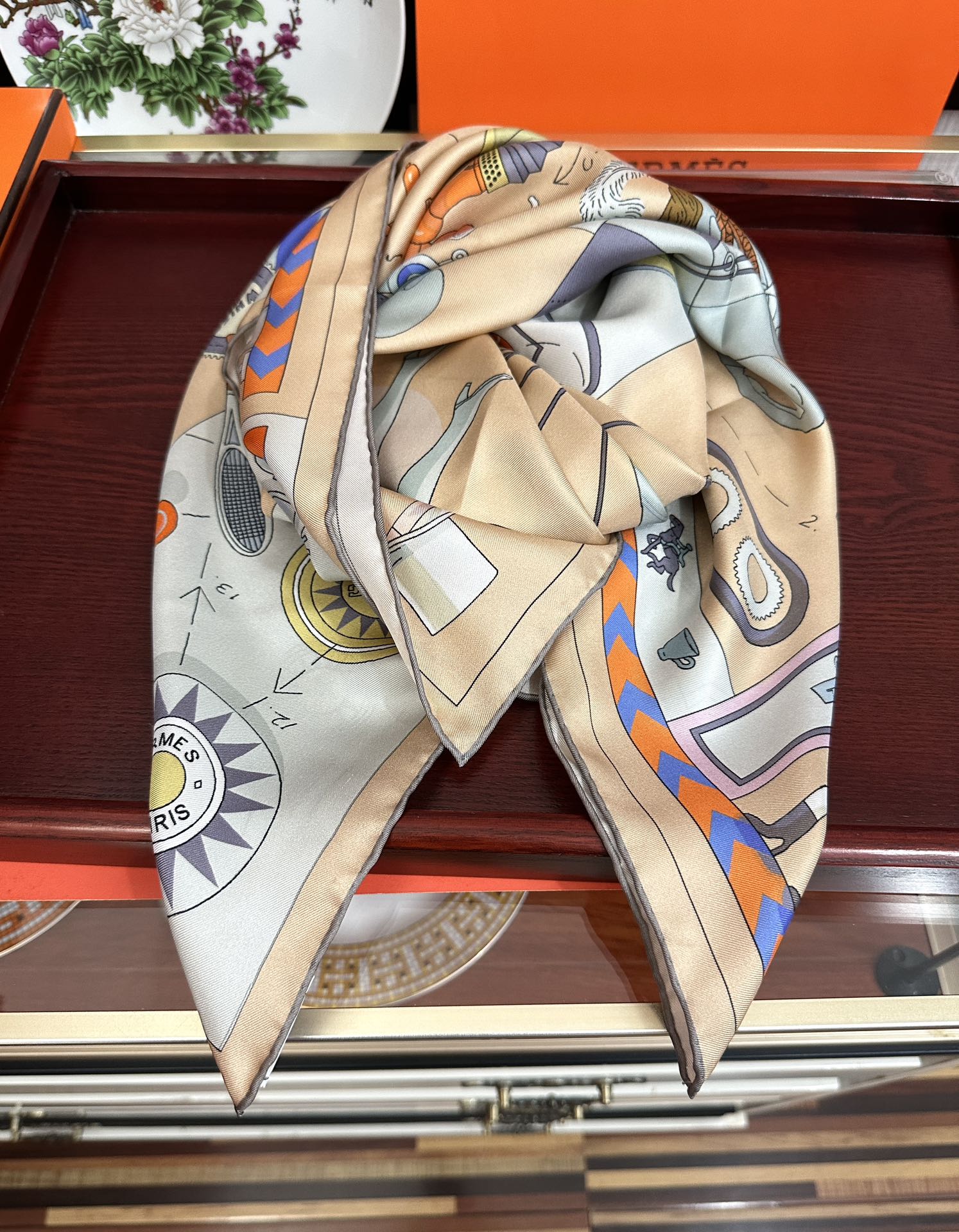 。H家2025新款【爱马系列】手工卷边，买到都说好👍下手一定要快高端 大爱❤️女人尤物 货极少 四季都可