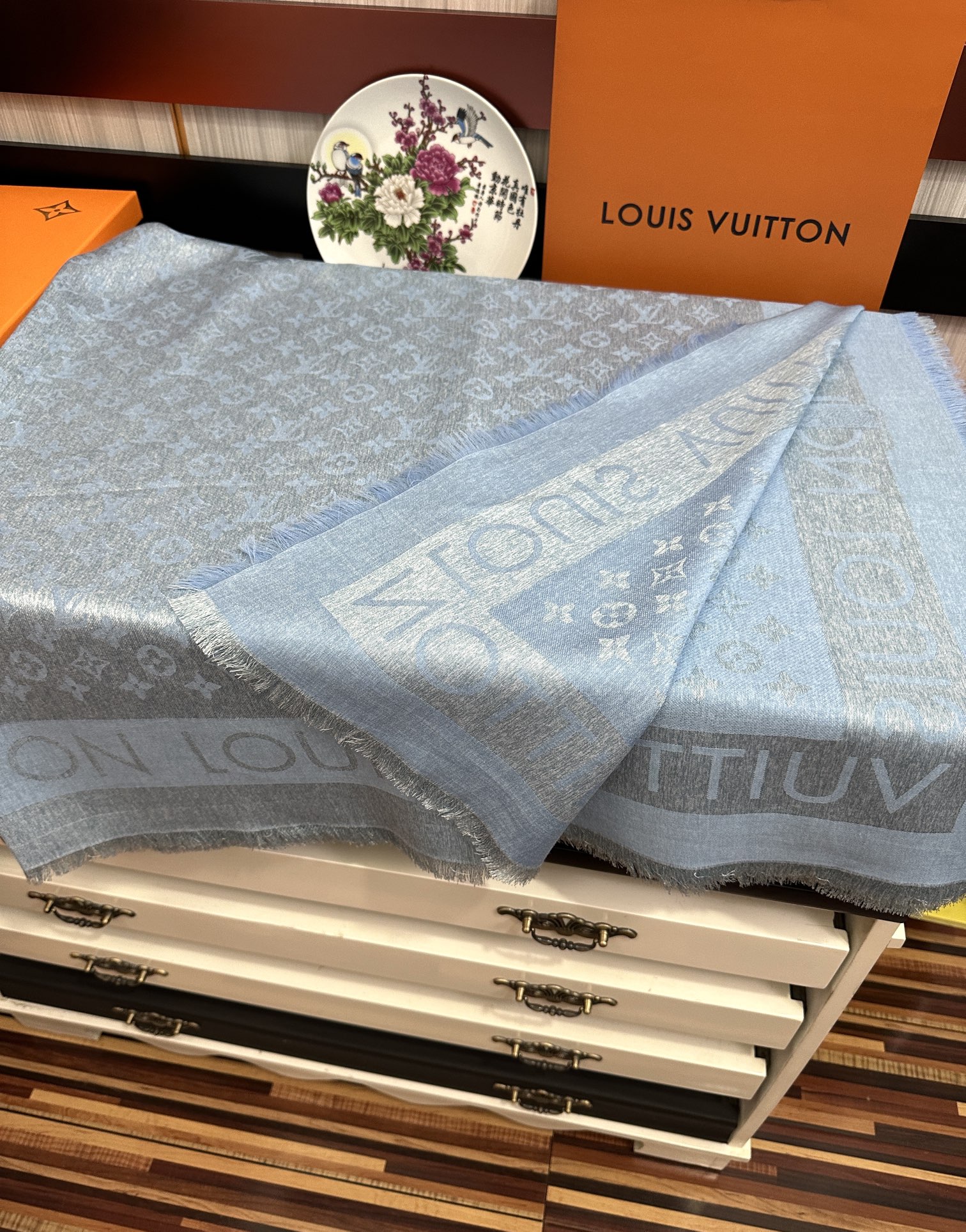 。2010最新款LV重磅推荐太美了[得意]，永不过时，好货不怕晚，经典款L家人手必备一条最最经典款💪🏻💪