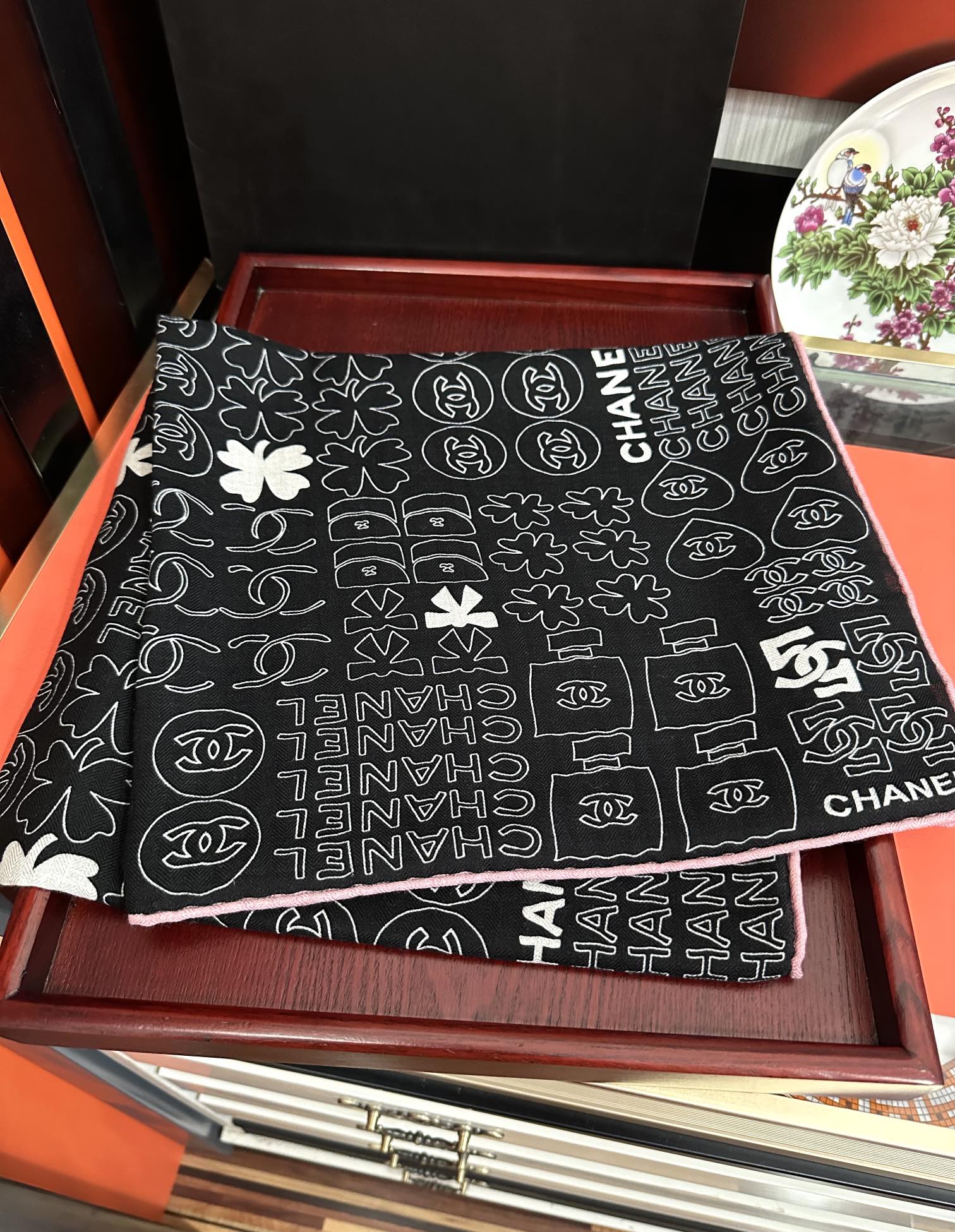 上新❤️香奈儿2025 【双面同色】经典茶花优雅Coco风[礼物]~气质到骨子里[色]香奶奶新一季的面料