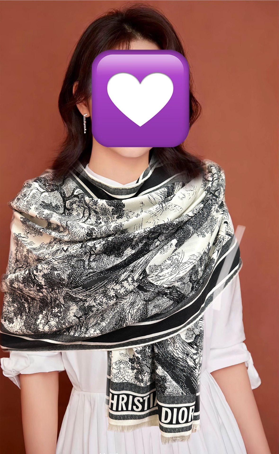 新款迪奥。2010双面同色【动物丛林】太美了[吃瓜]下手一定要快[嘴唇]四季都可以用[勾引]真心美的让人