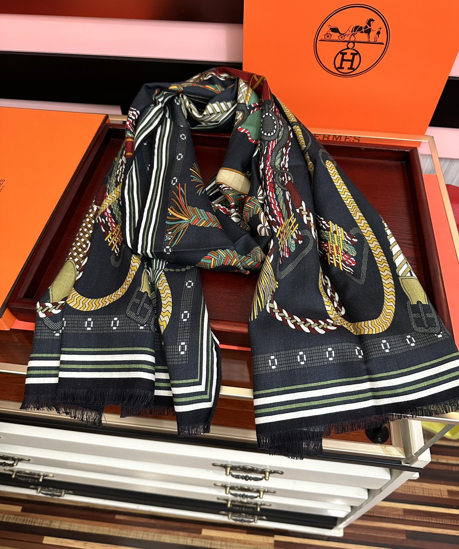 。新款2025 爱马仕。【双面同色】太美了[吃瓜]下手一定要快[嘴唇]四季都可以用[勾引]真心美的让人非