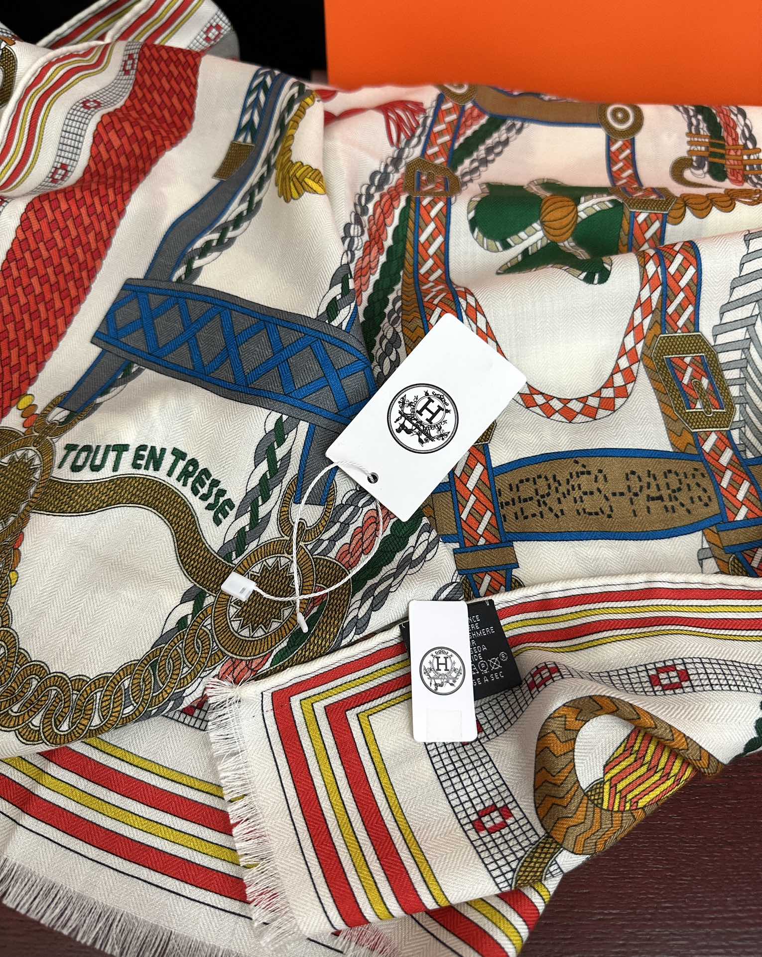 。新款2025 爱马仕。【双面同色】太美了[吃瓜]下手一定要快[嘴唇]四季都可以用[勾引]真心美的让人非