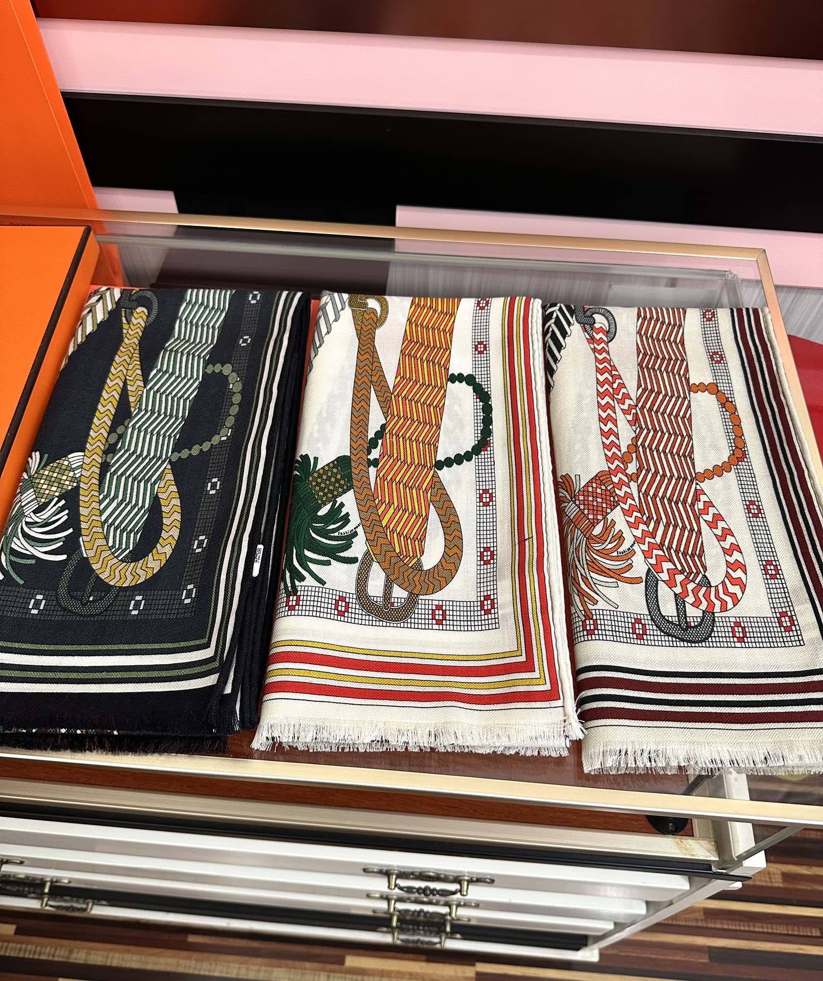 。新款2025 爱马仕。【双面同色】太美了[吃瓜]下手一定要快[嘴唇]四季都可以用[勾引]真心美的让人非