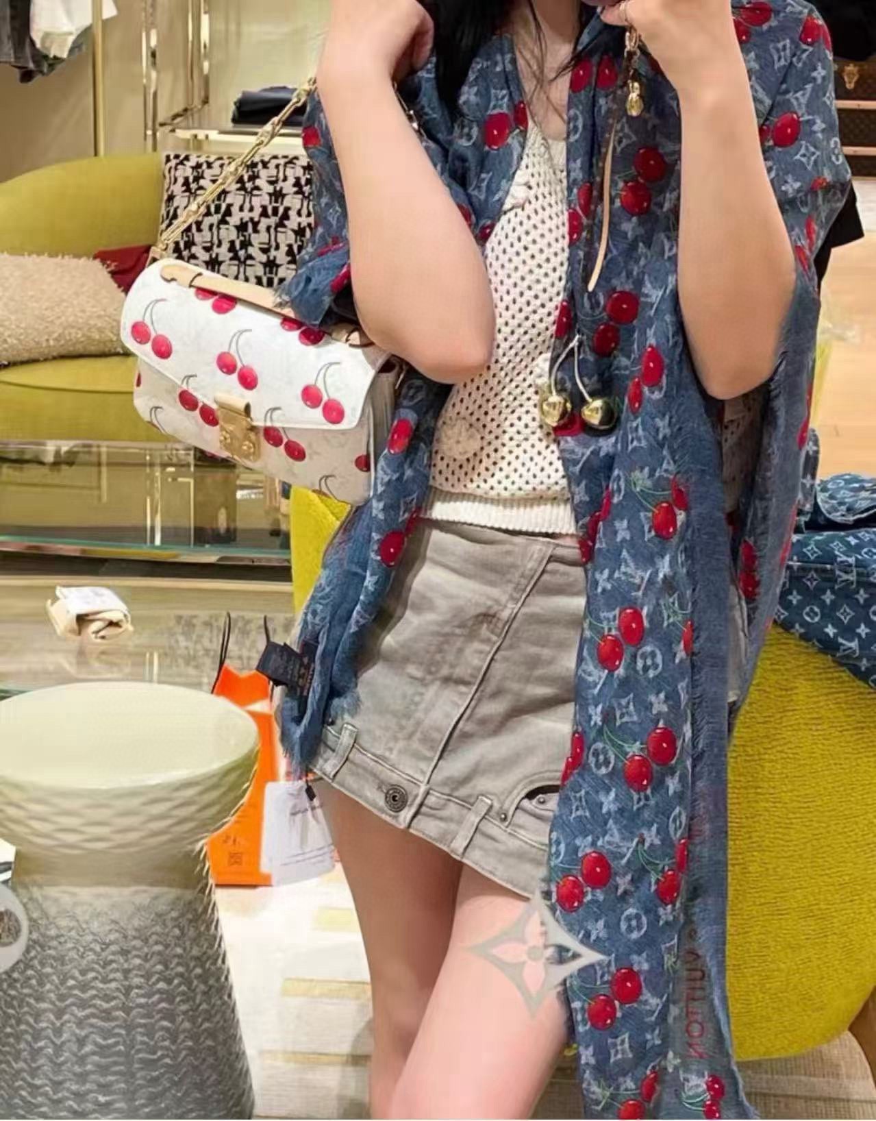 上新❤️LV 2025【双面同色樱桃🍒】经典优雅[礼物]~气质到骨子里[色]新一季的面料超高级，真心超级