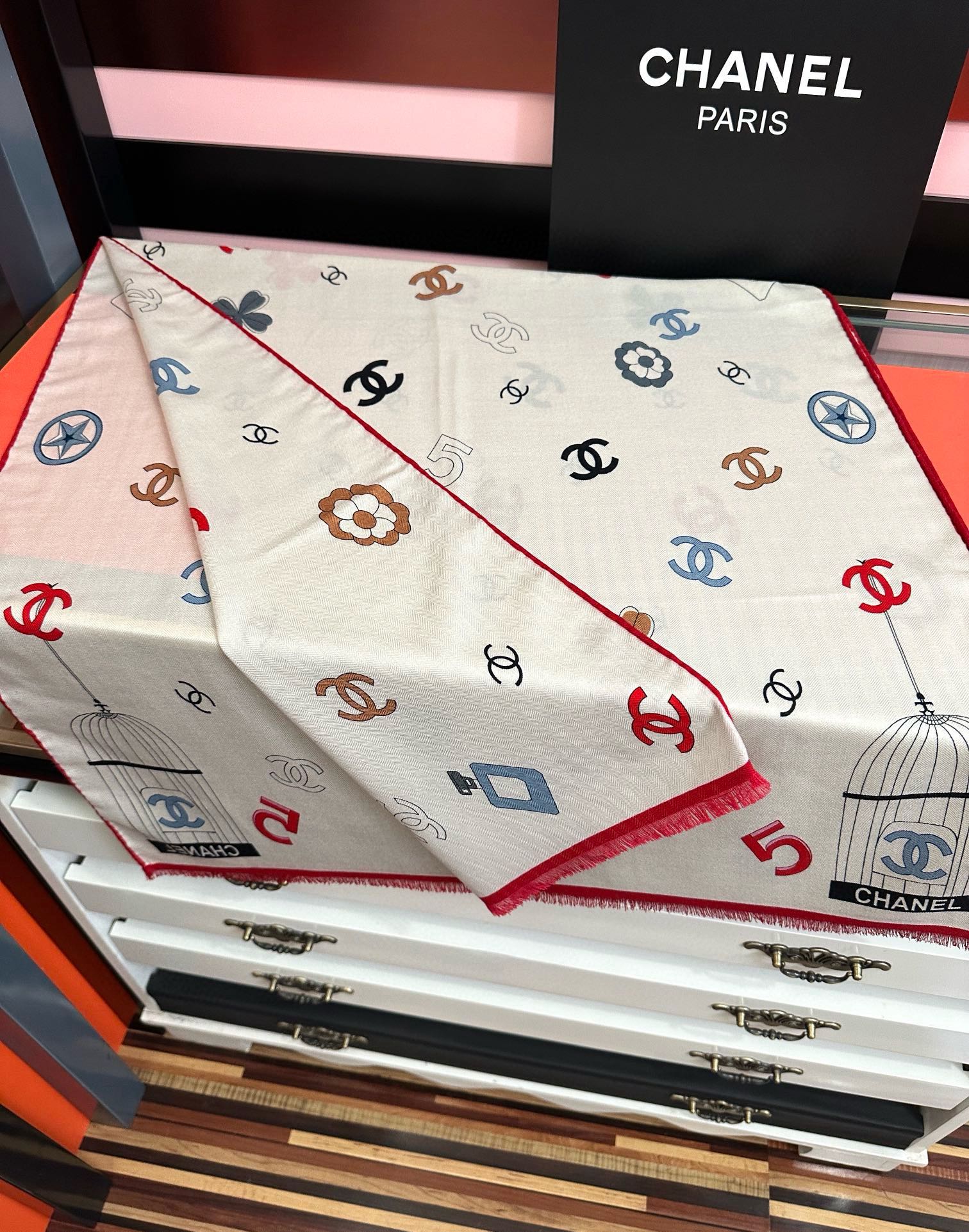 。新款 小香 双面同色 2025【5号香水瓶】太美了[吃瓜]下手一定要快[嘴唇]四季都可以用[勾引]真心