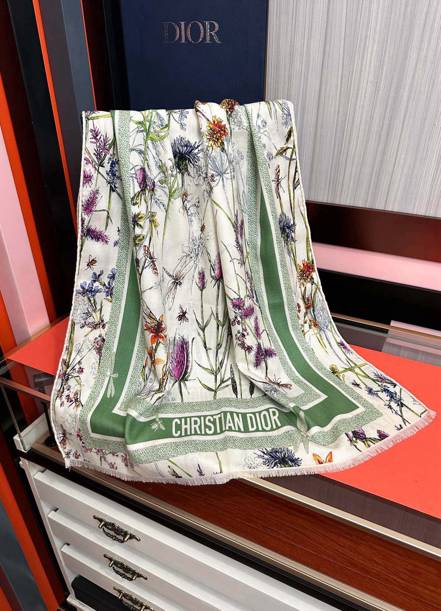 新款。2010迪奥 太美了[嘴唇]ZG同步 双面同色 [吃瓜]下手一定要快[嘴唇]四季都可以用[勾引]真