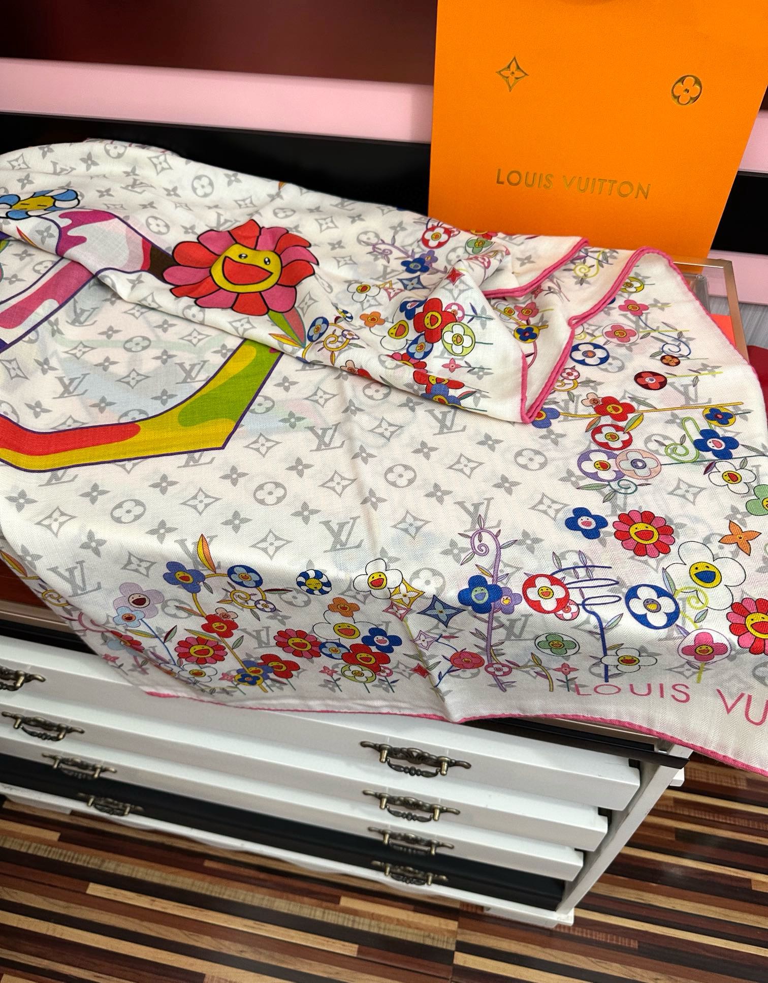 上新❤️LV 2025女士必备款ZG同步【双面同色】经典优雅[礼物]~气质到骨子里[色]新一季的面料超高