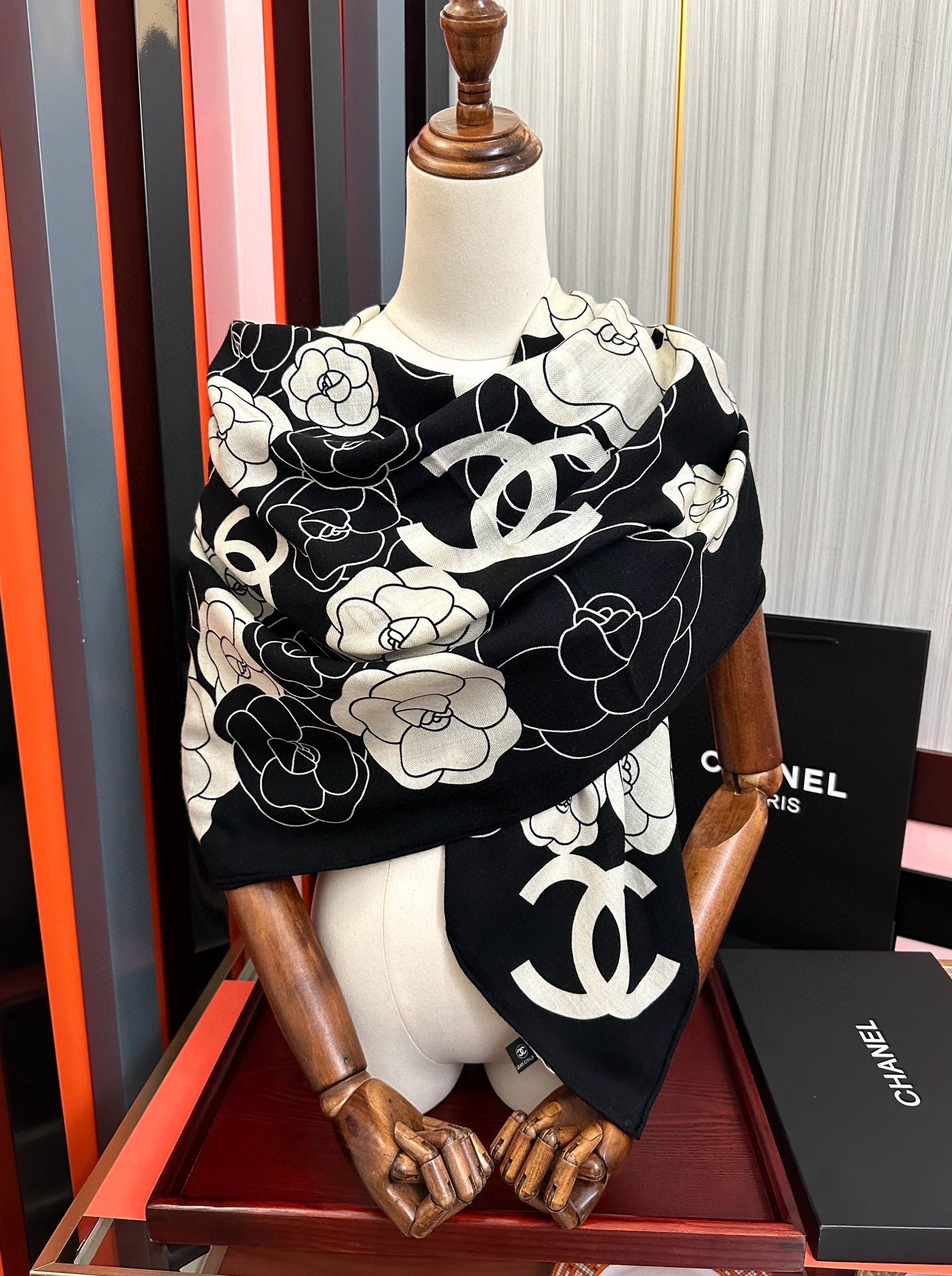 上新❤️2025 香奈儿 太美了 【双面同色】[發]经典茶花帽子🎩设计优雅风[礼物]~气质到骨子里[色]