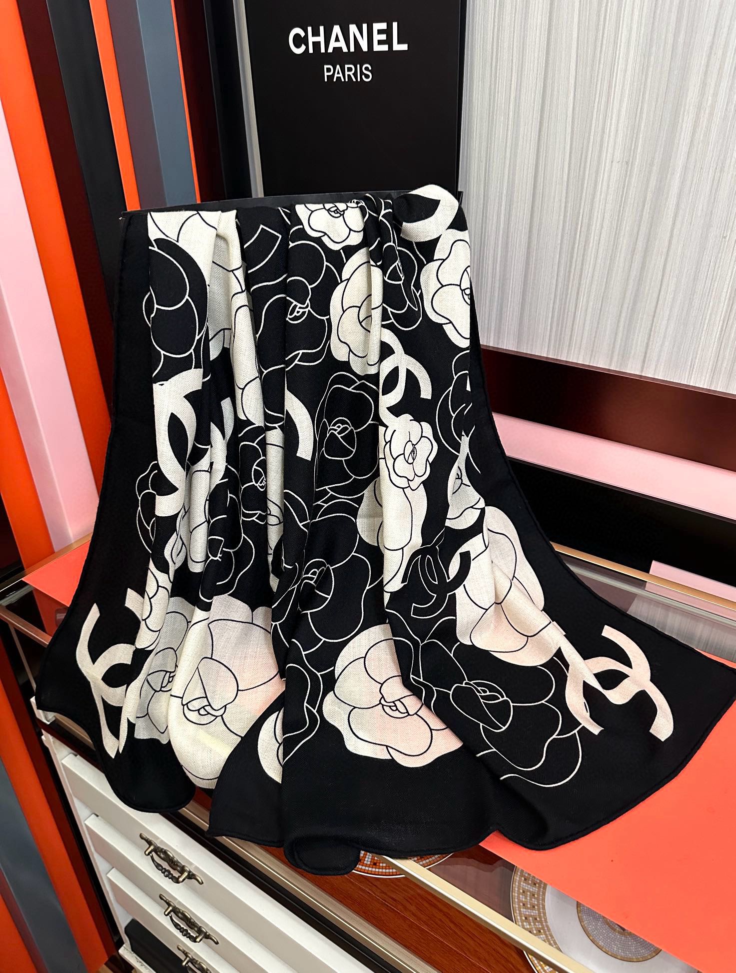 上新❤️2025 香奈儿 太美了 【双面同色】[發]经典茶花帽子🎩设计优雅风[礼物]~气质到骨子里[色]