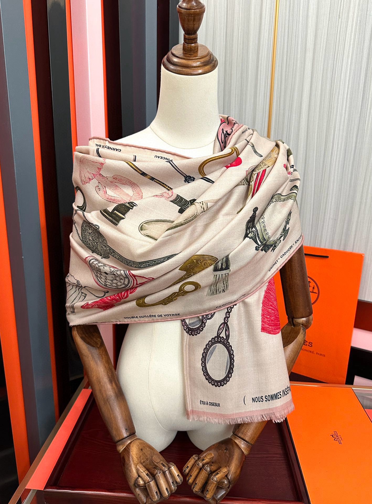 。新款 2025爱马仕。【型影相随】双面同色 太美了[吃瓜]下手一定要快[嘴唇]四季都可以用[勾引]真心