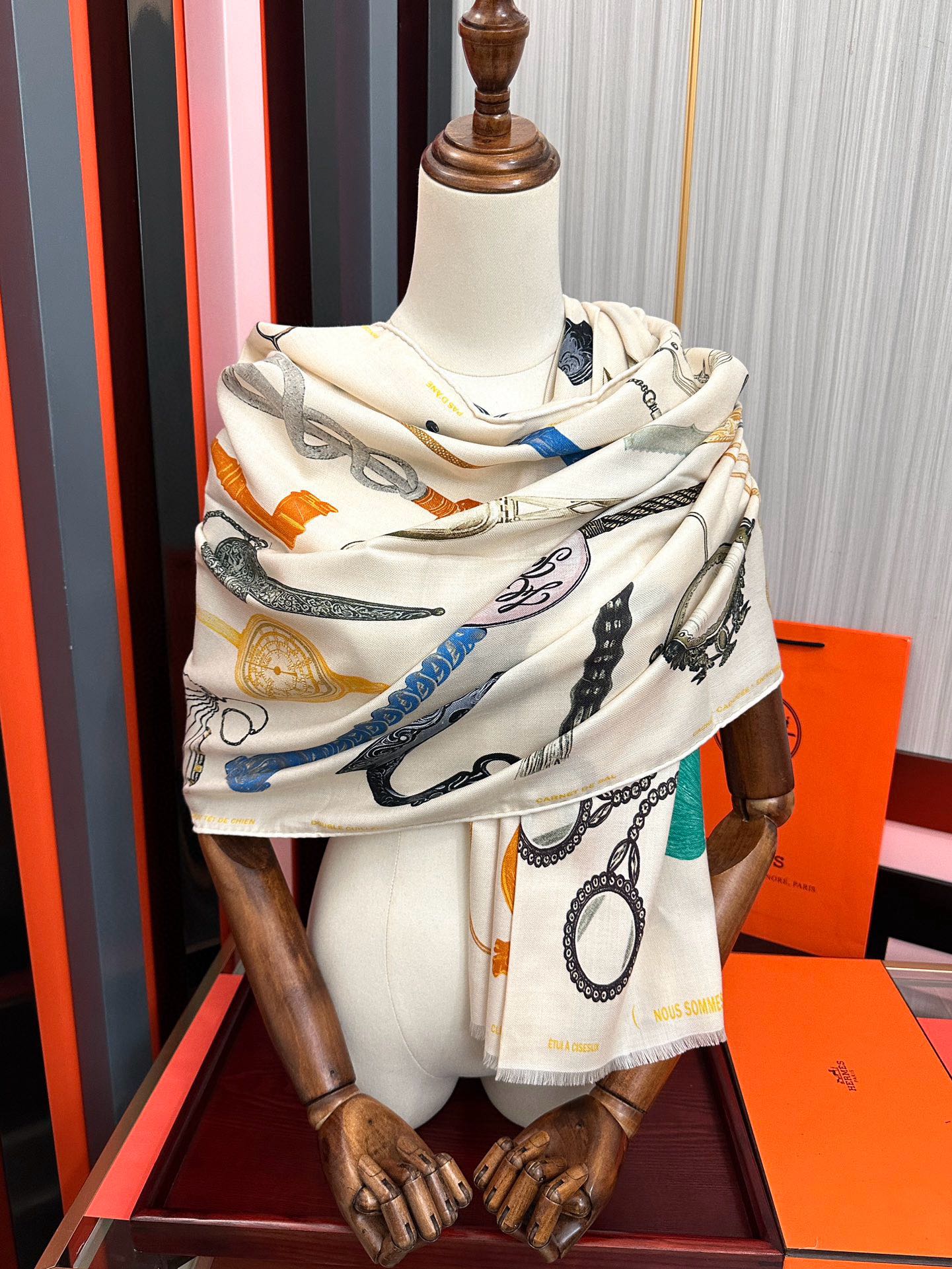 。新款 2025爱马仕。【型影相随】双面同色 太美了[吃瓜]下手一定要快[嘴唇]四季都可以用[勾引]真心