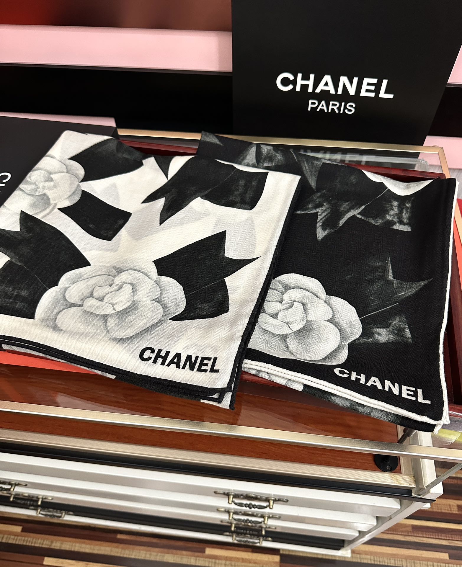 上新❤️ 香奈儿 2025ZG同步太美了 双面同色[發]【经典山茶花】设计优雅风[礼物]~气质到骨子里[