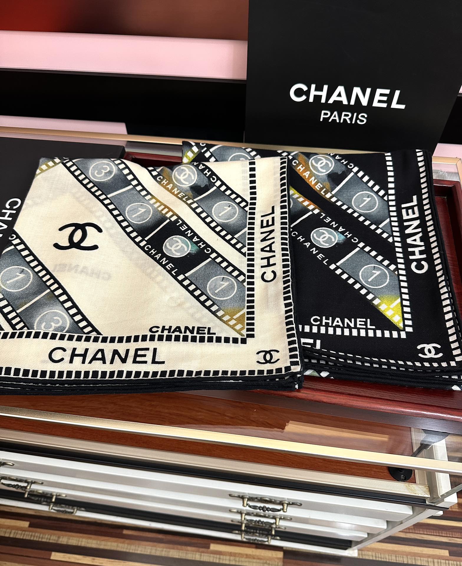 上新❤️香奈儿 ZG同步 太美了 【双面同色】香奶奶永远设计优雅风格[礼物]~气质到骨子里[色]香奶奶新