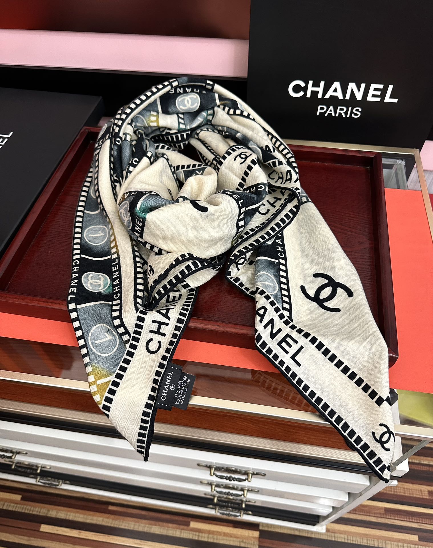 上新❤️香奈儿 ZG同步 太美了 【双面同色】香奶奶永远设计优雅风格[礼物]~气质到骨子里[色]香奶奶新