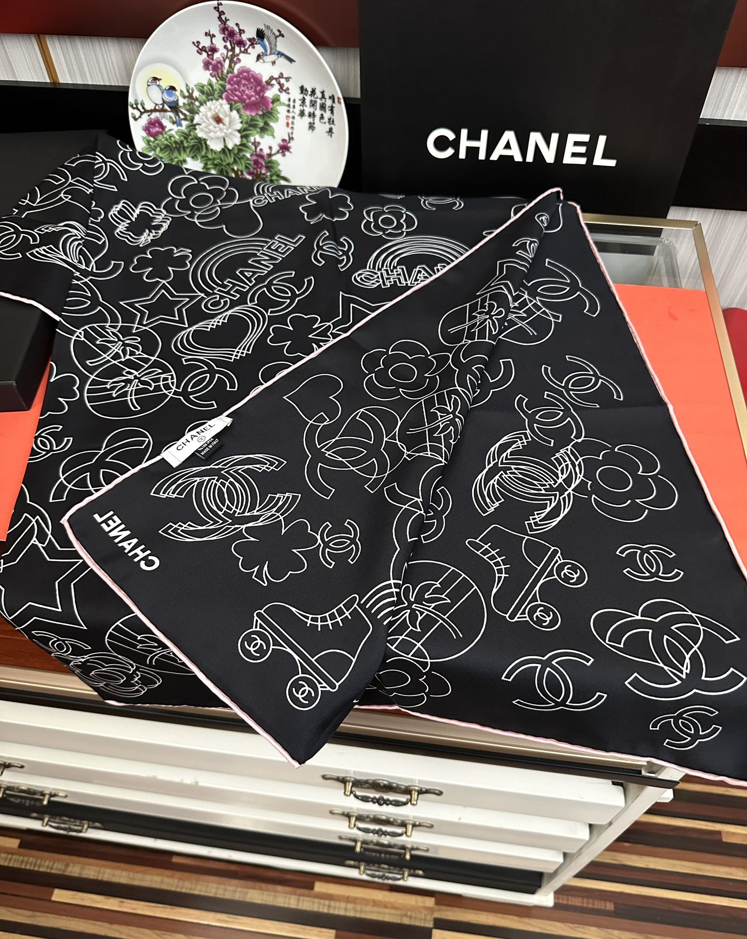 。香奈儿 专柜同步【双面同色】重磅推荐[色]真的超级爱的款式❤️Love,真情永在[得意]一条印有cha