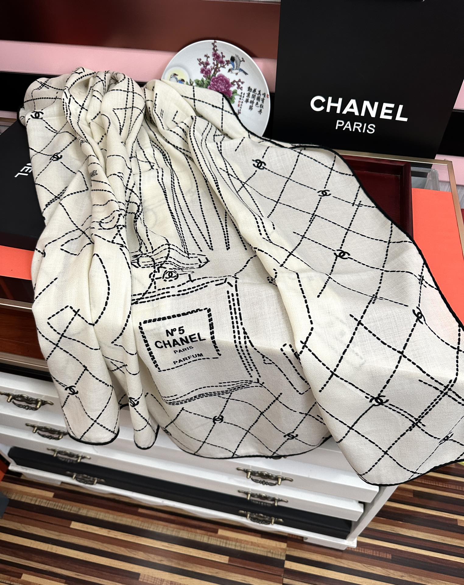 新款。2010香奈儿 【双面同色】永远经典双C优雅Coco风[礼物]~气质到骨子里[色]香奶奶新一季的面