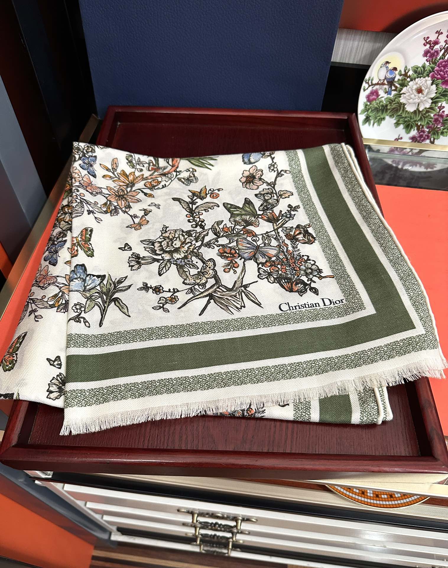 上新 迪奥。2010双面同色【花卉系列】太美了[吃瓜]下手一定要快[嘴唇]四季都可以用[勾引]真心美的让