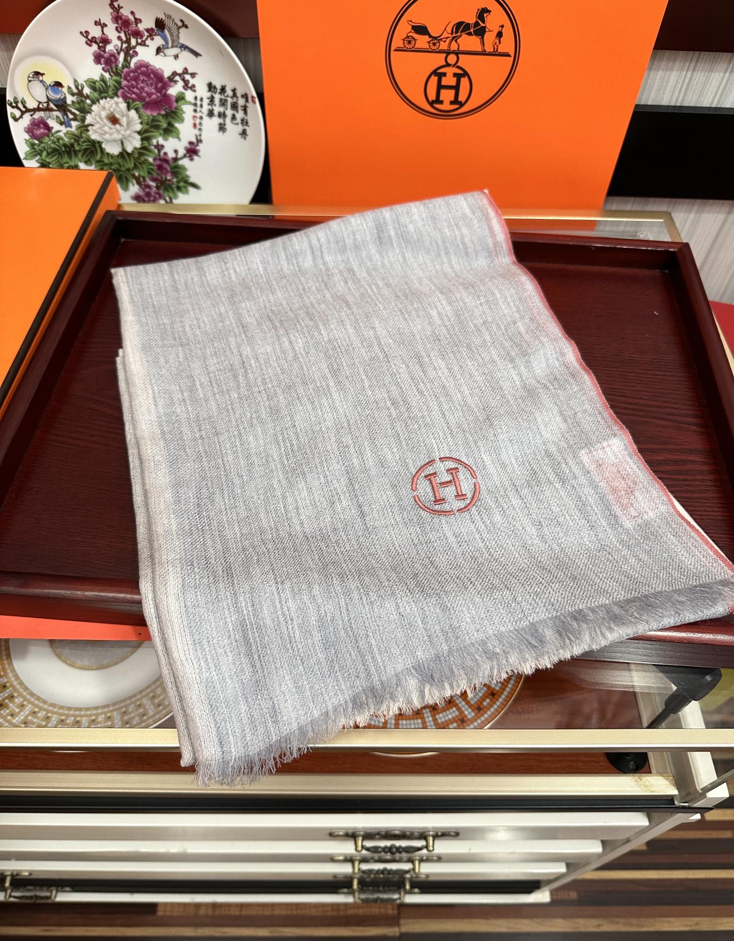 新款2025。爱马士🧣太美了[庆祝]万众瞩目经典版到货🎆最优质的年轻设计师推出的最新概念👓搭配调色纱染再